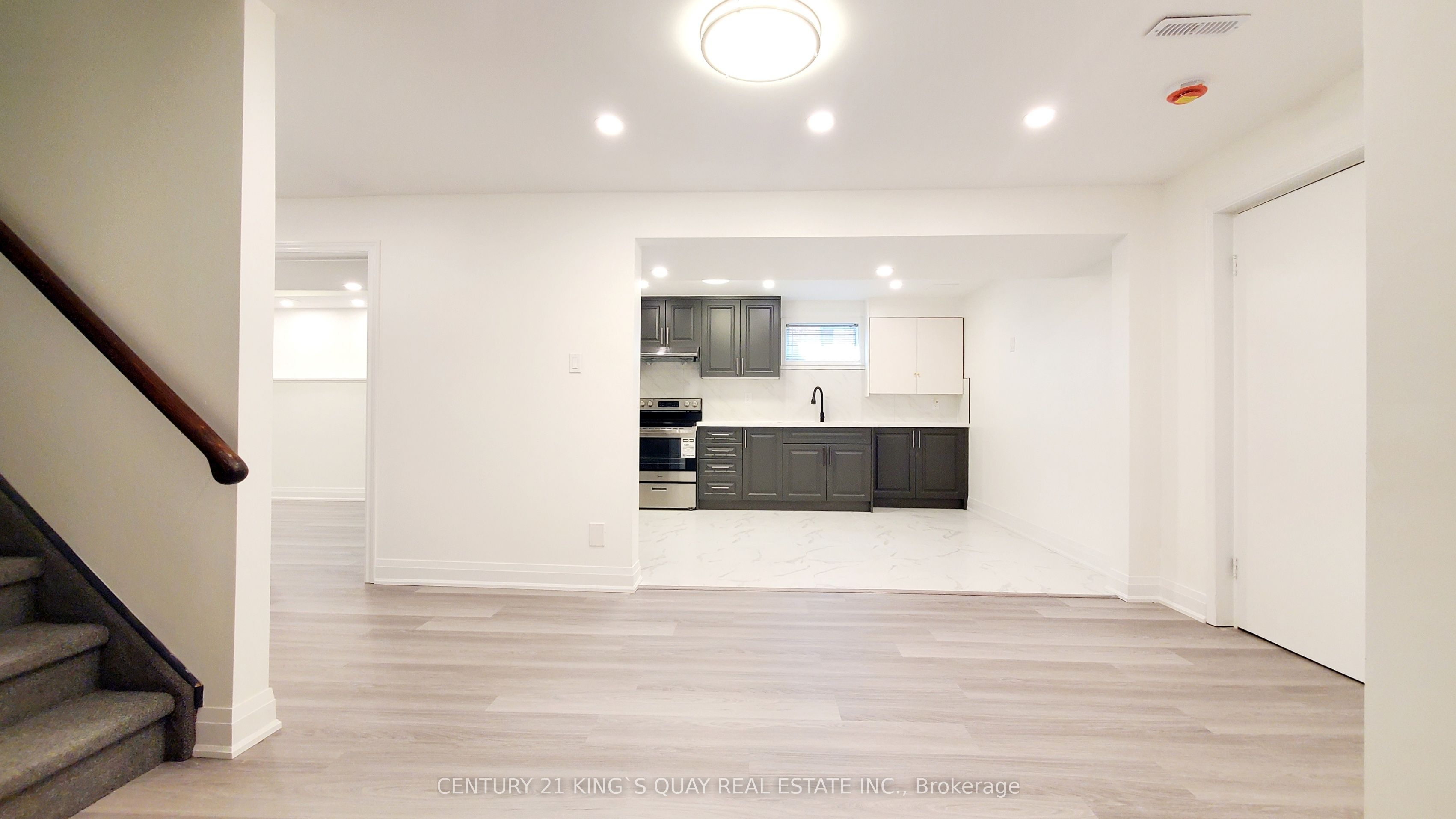 Photo 4 of 382 Raymerville Drive, Markham, Raymerville — HOMEH