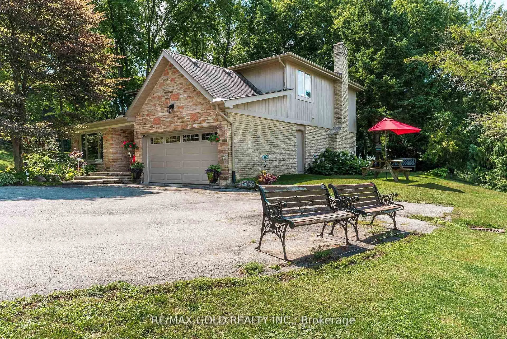 Photo 4 of 52 Palmer Circle, Caledon, Palgrave — HOMEH