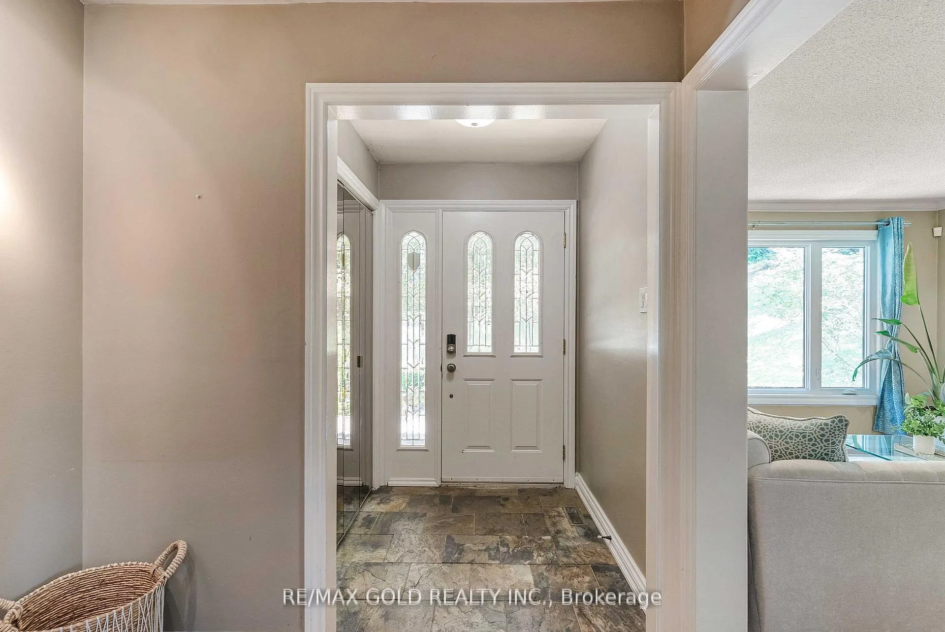 Photo 5 of 52 Palmer Circle, Caledon, Palgrave — HOMEH