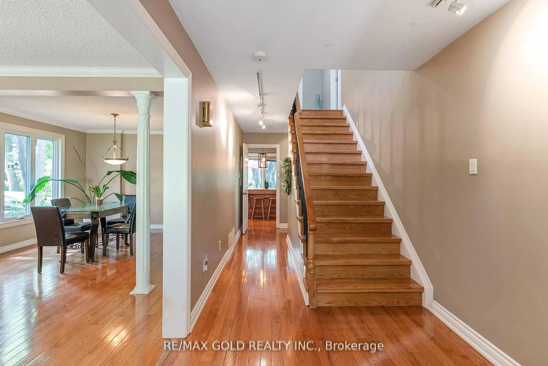 Photo 6 of 52 Palmer Circle, Caledon, Palgrave — HOMEH