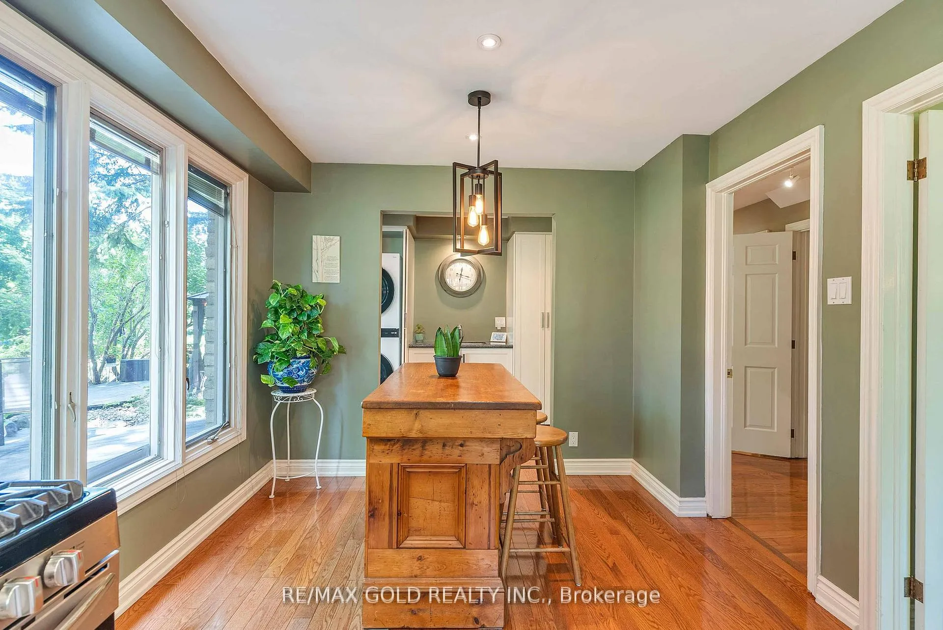 Photo 12 of 52 Palmer Circle, Caledon, Palgrave — HOMEH