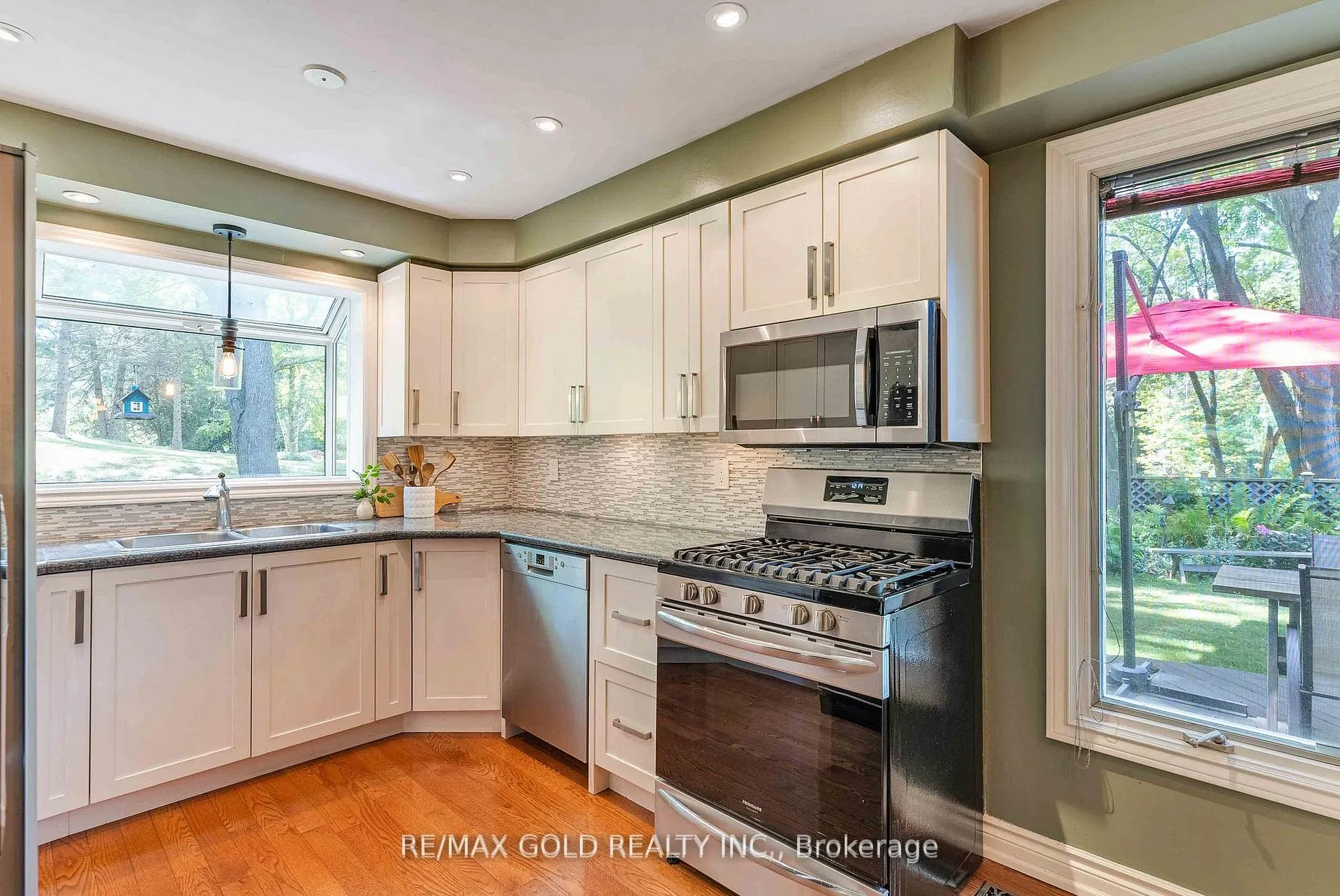 Photo 14 of 52 Palmer Circle, Caledon, Palgrave — HOMEH