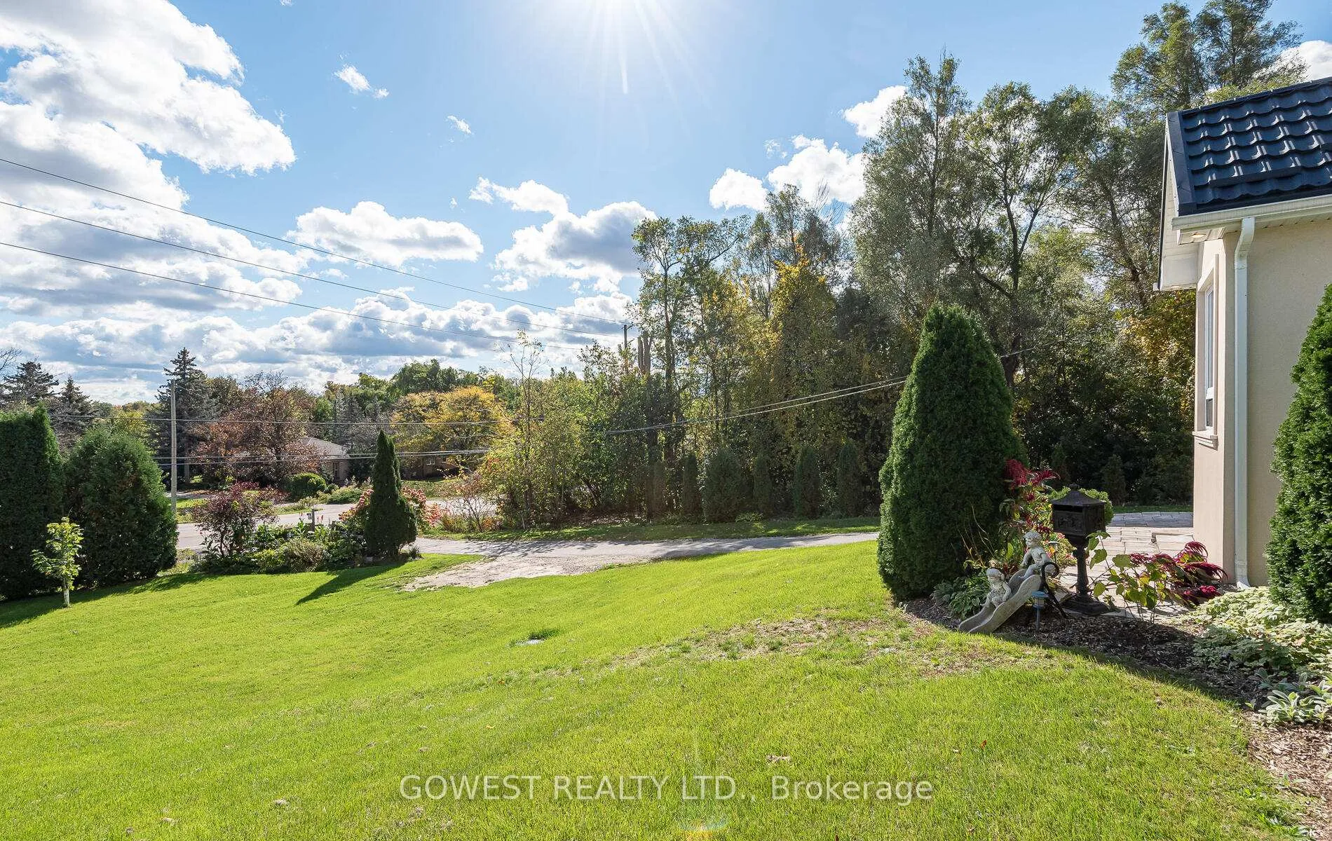 Photo 4 of 2670 Embleton Road, Brampton, Huttonville — HOMEH