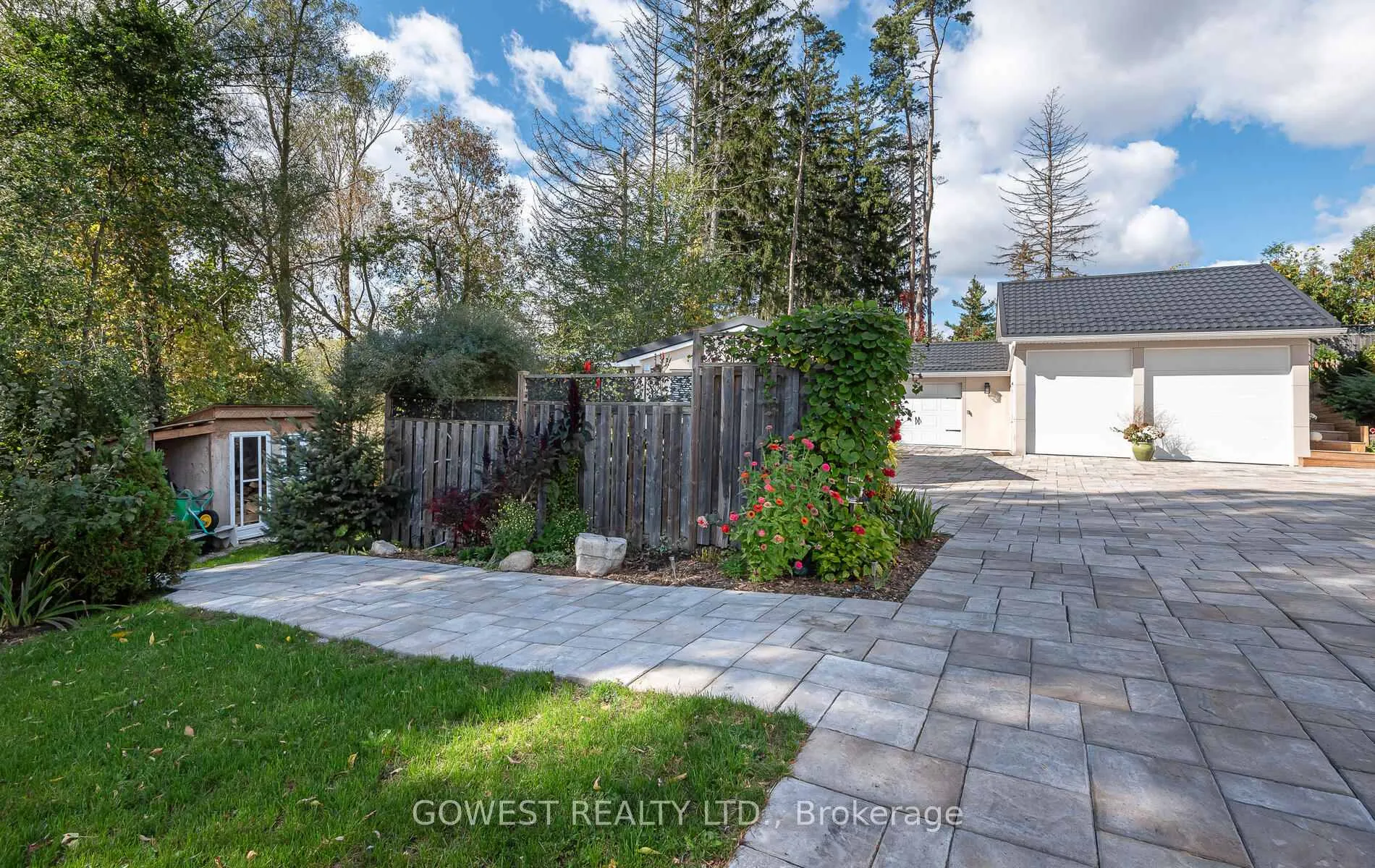 Photo 7 of 2670 Embleton Road, Brampton, Huttonville — HOMEH
