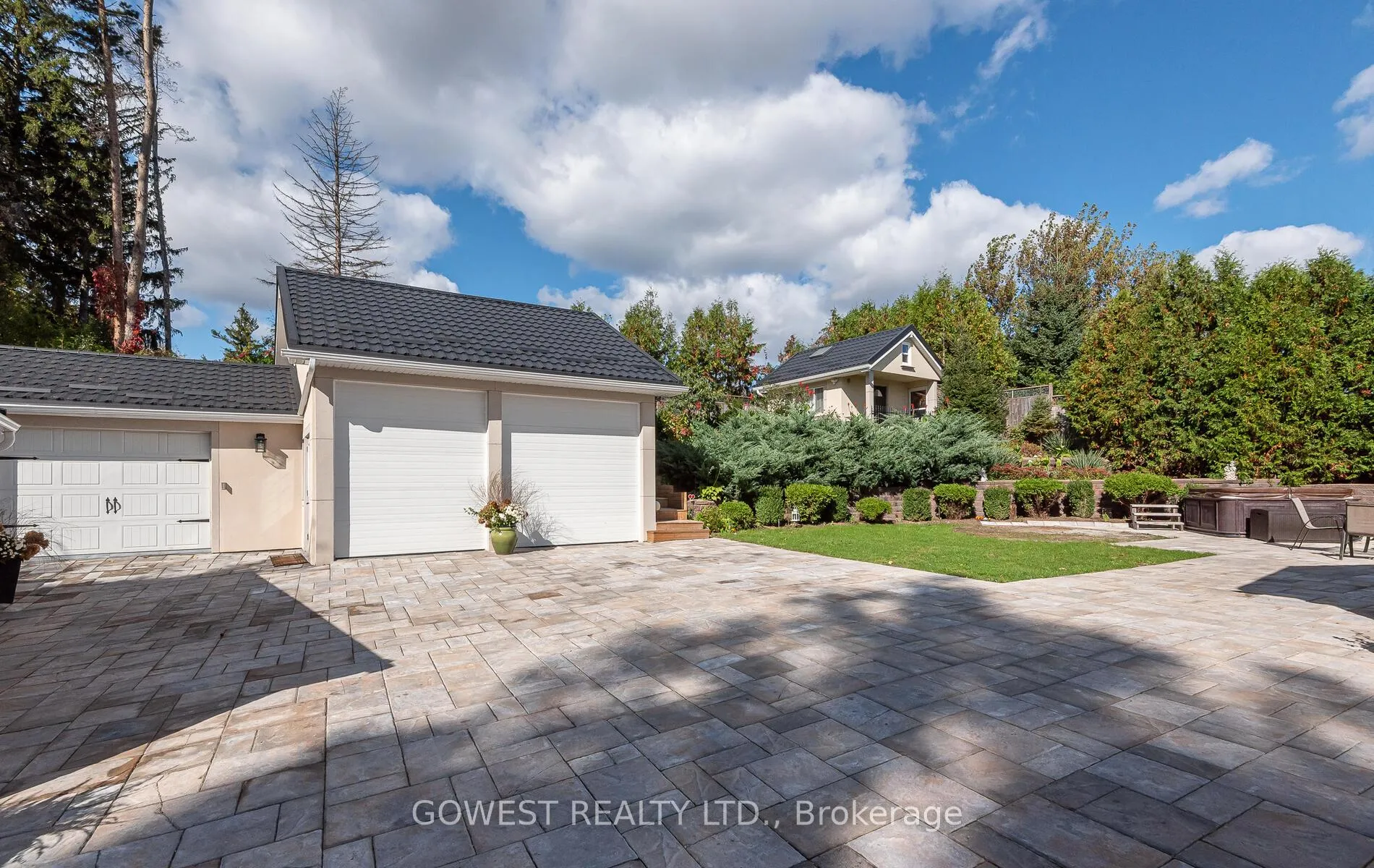 Photo 8 of 2670 Embleton Road, Brampton, Huttonville — HOMEH