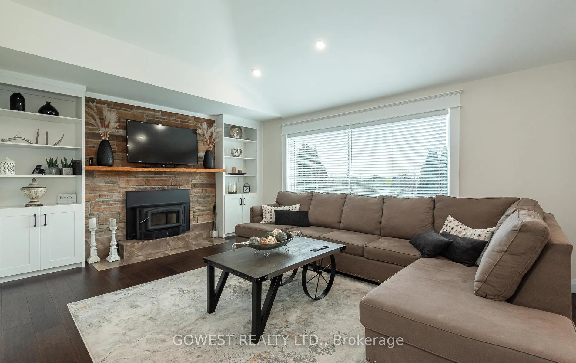 Photo 13 of 2670 Embleton Road, Brampton, Huttonville — HOMEH