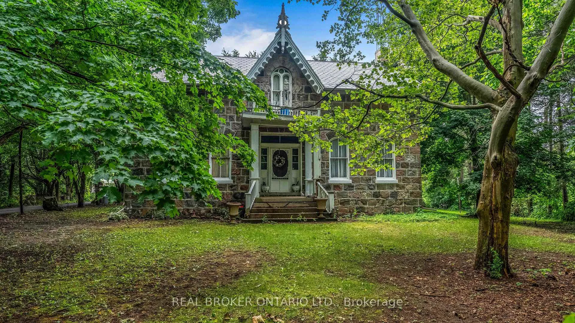 Front of 61 King Street N