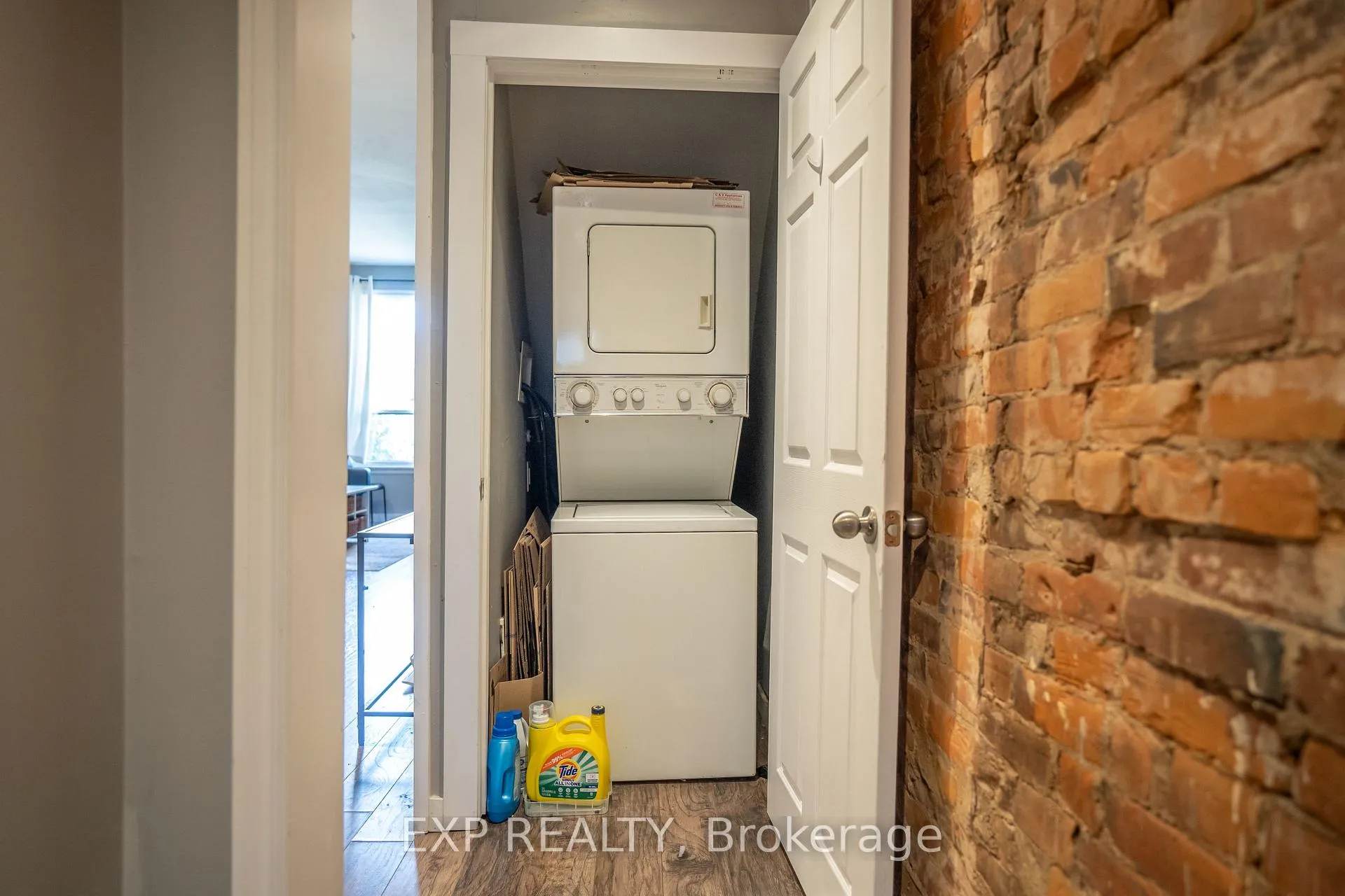 Photo 7 of 165 Emerald Street N, Hamilton, Landsdale — HOMEH