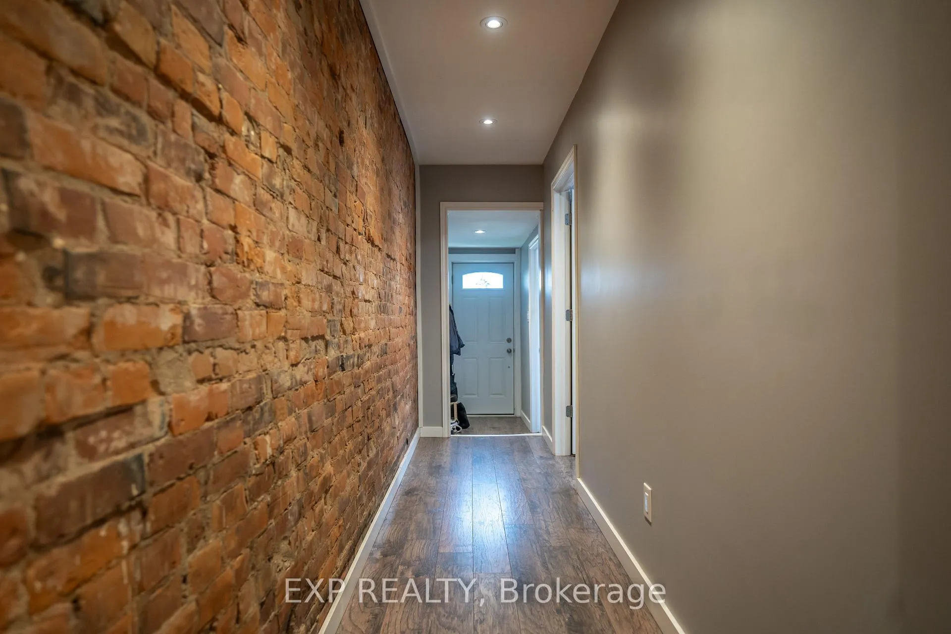 Photo 8 of 165 Emerald Street N, Hamilton, Landsdale — HOMEH
