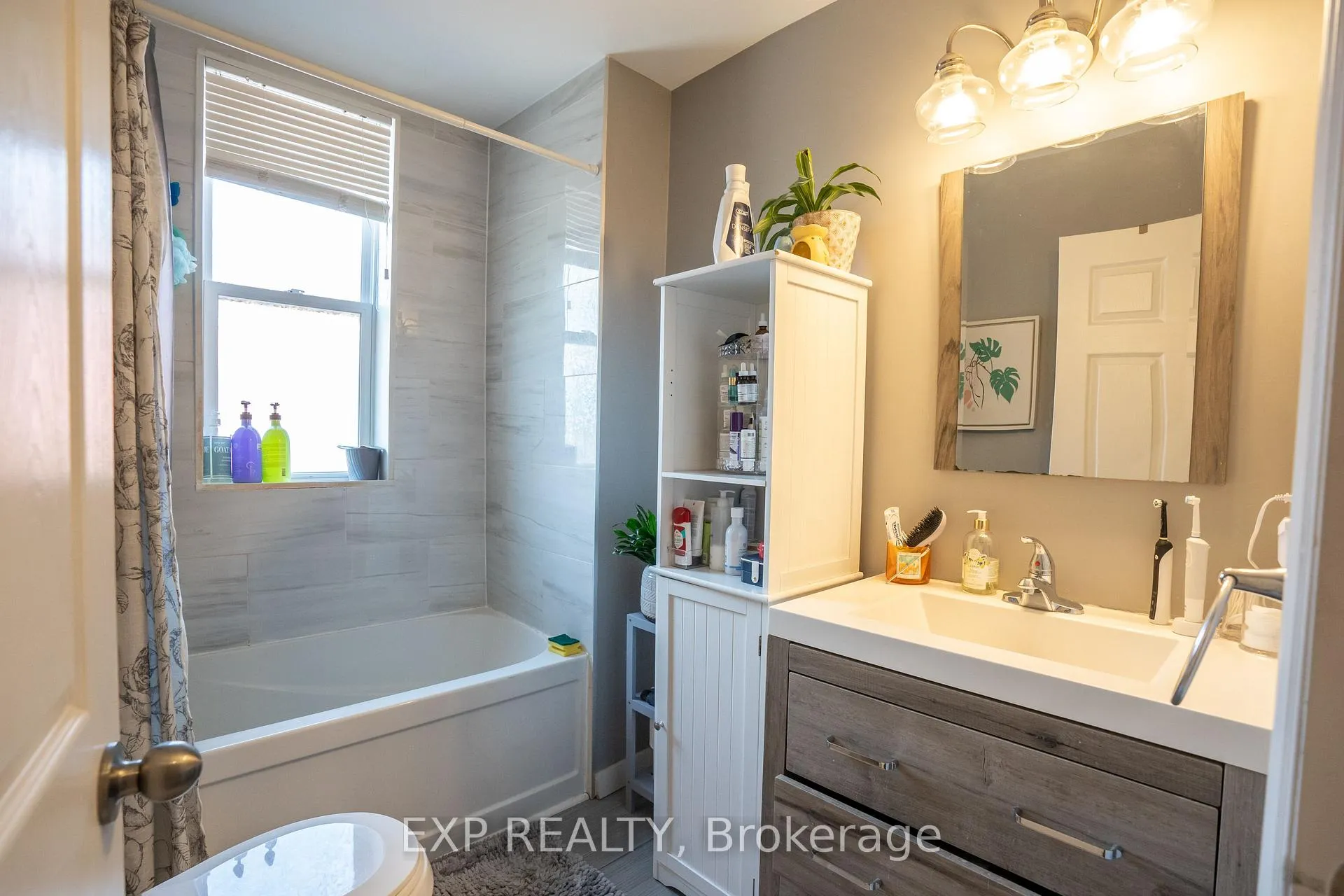Photo 18 of 165 Emerald Street N, Hamilton, Landsdale — HOMEH