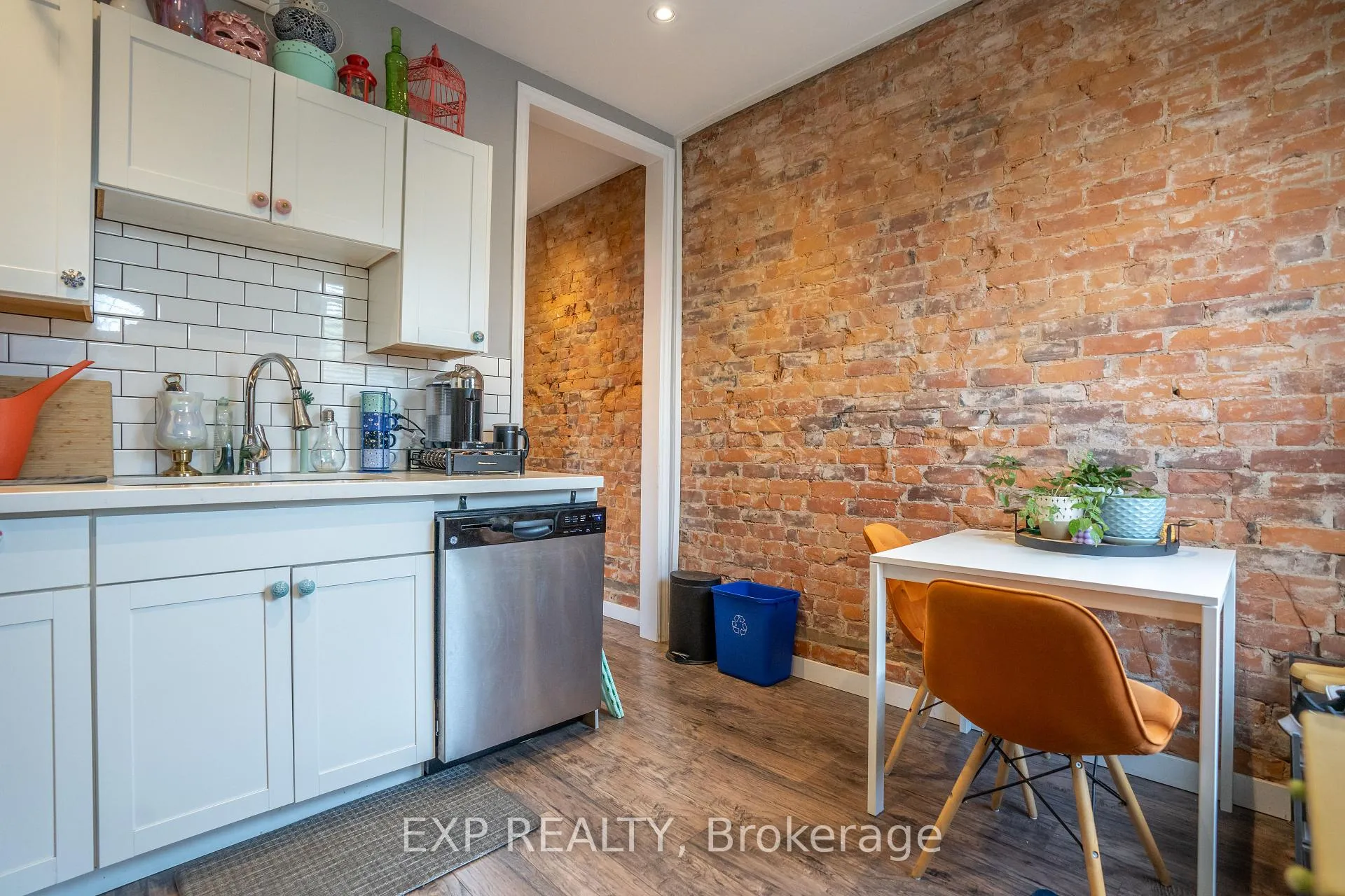 Photo 23 of 165 Emerald Street N, Hamilton, Landsdale — HOMEH