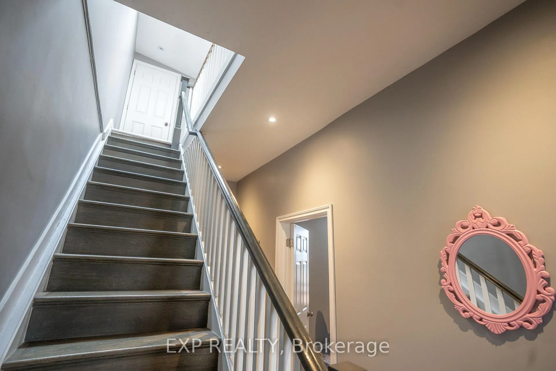 Photo 33 of 165 Emerald Street N, Hamilton, Landsdale — HOMEH