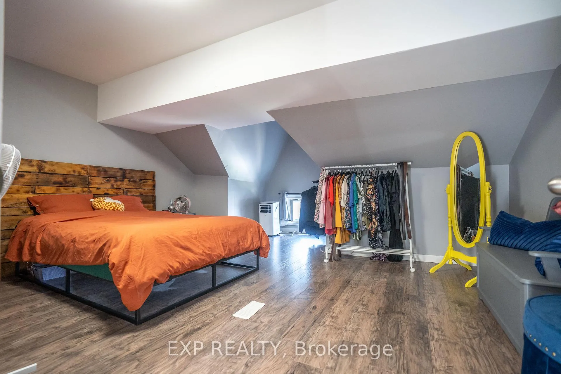 Photo 36 of 165 Emerald Street N, Hamilton, Landsdale — HOMEH