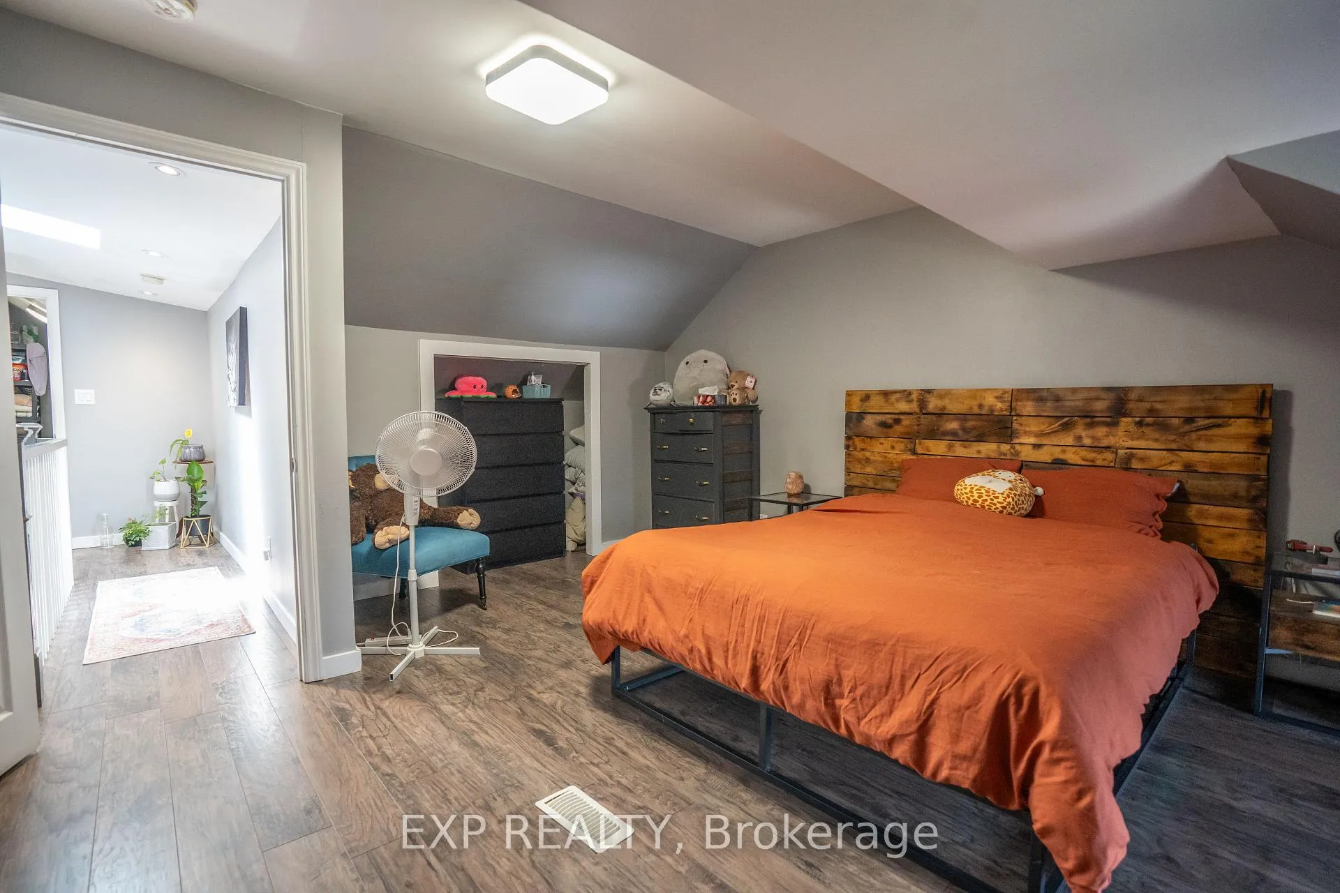 Photo 38 of 165 Emerald Street N, Hamilton, Landsdale — HOMEH