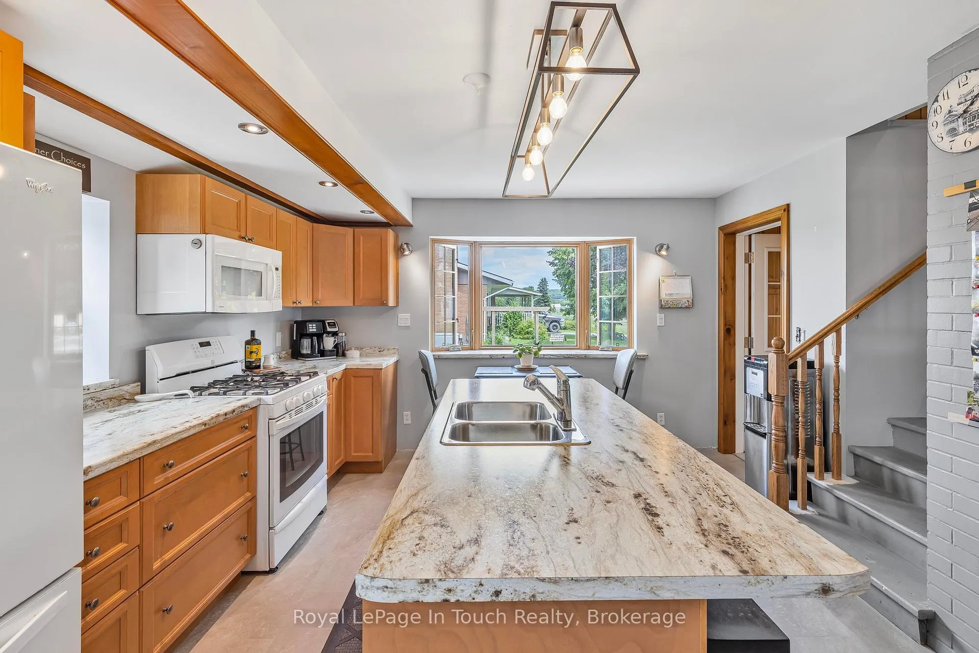 Photo 5 of 290 Lafontaine Road W, Tiny, Rural Tiny — HOMEH