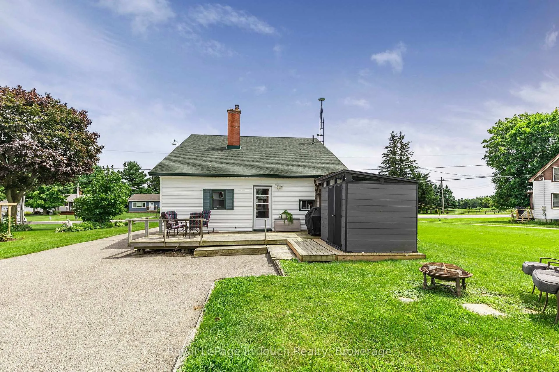 Photo 25 of 290 Lafontaine Road W, Tiny, Rural Tiny — HOMEH