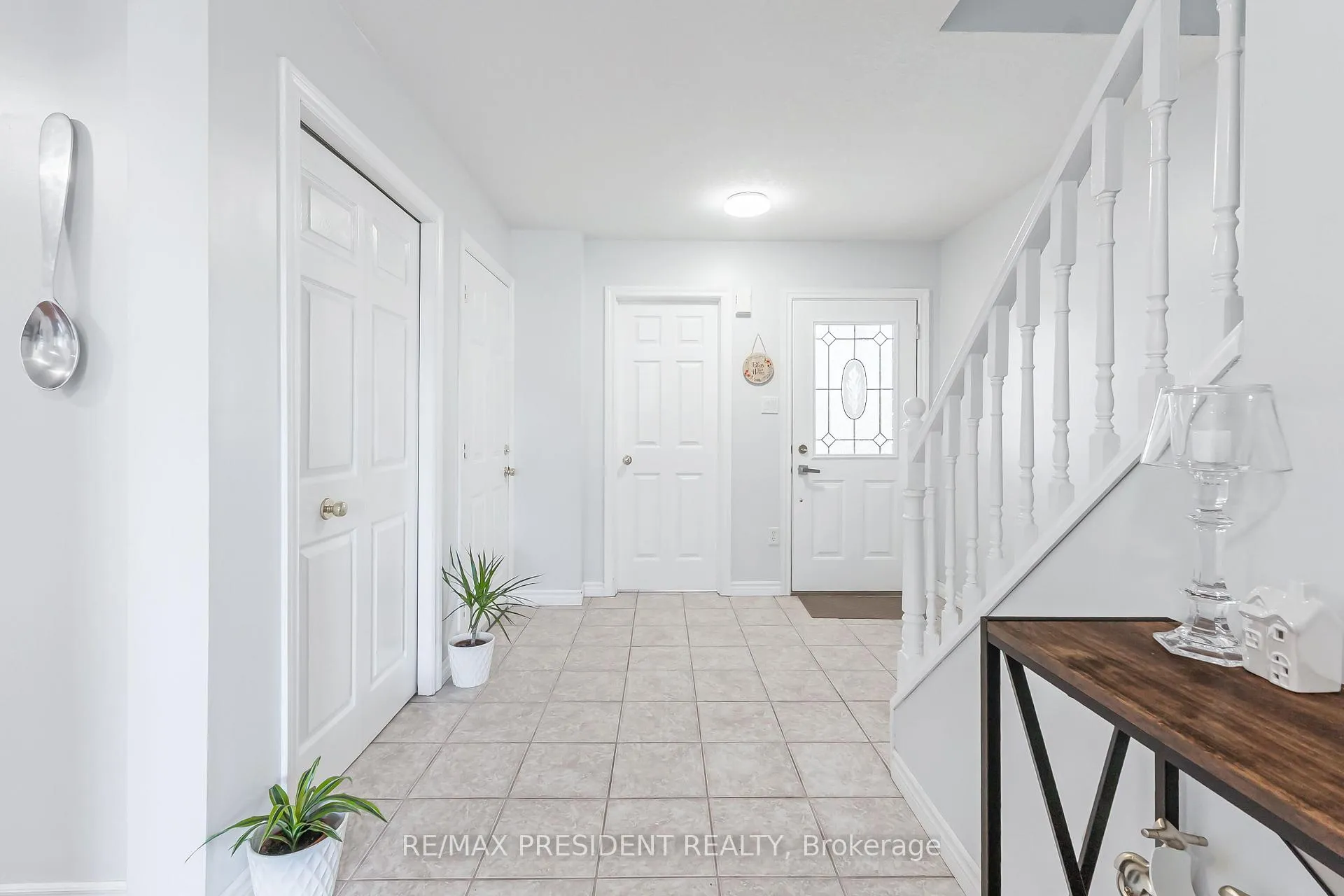 Photo 3 of 68 Wheatland Drive, Cambridge — HOMEH