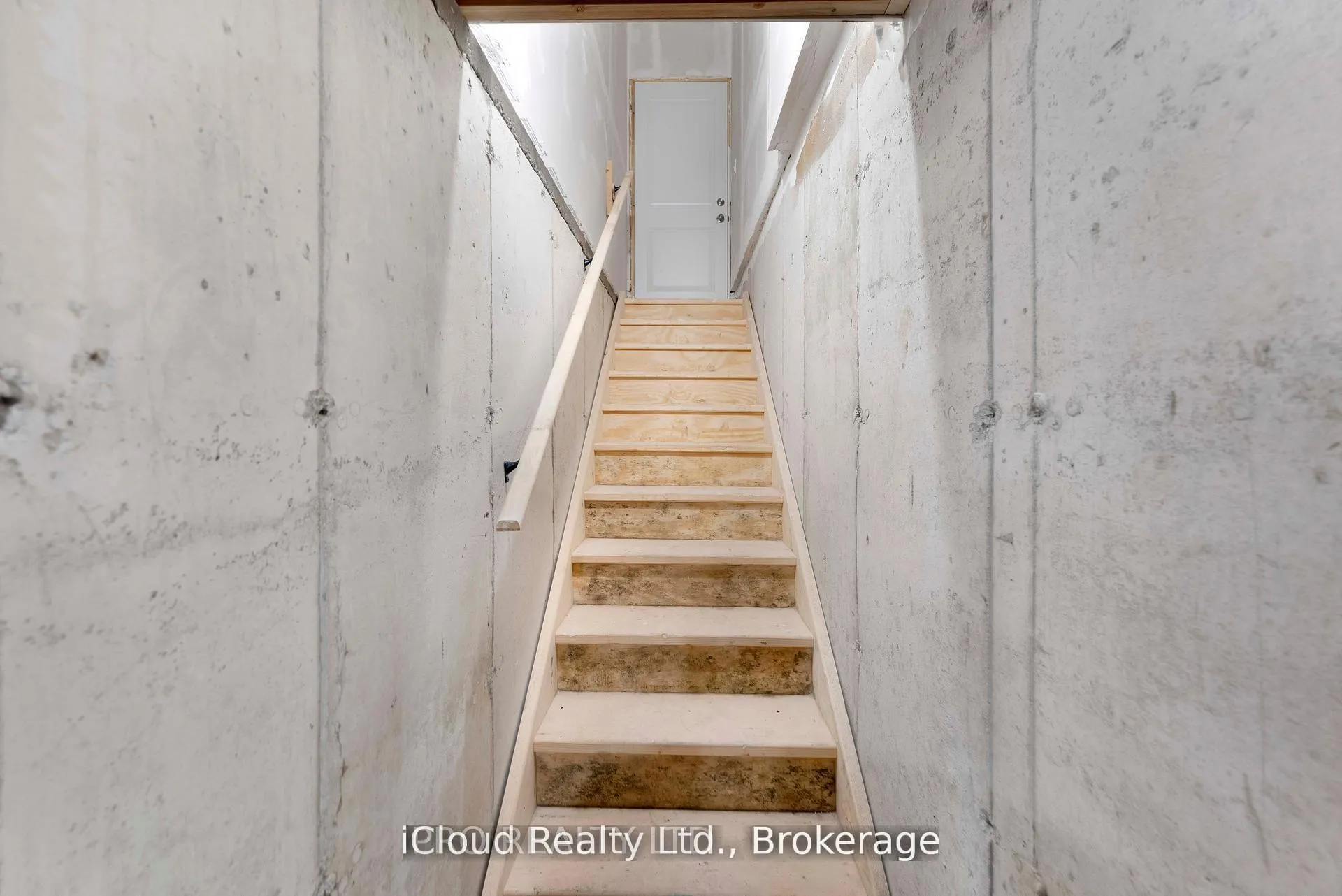 Photo 8 of 162 Dempsey Drive, Stratford — HOMEH