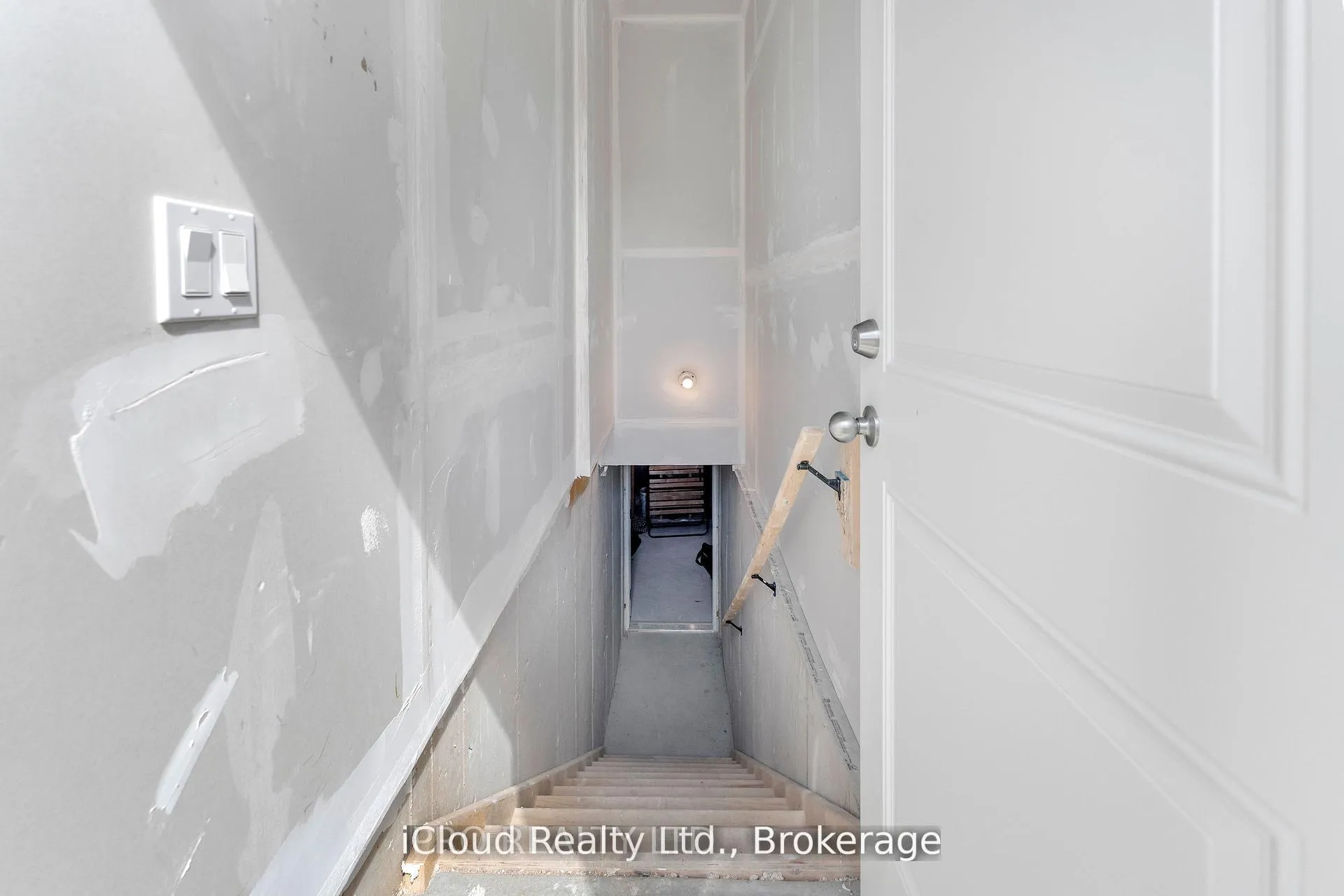 Photo 14 of 162 Dempsey Drive, Stratford — HOMEH
