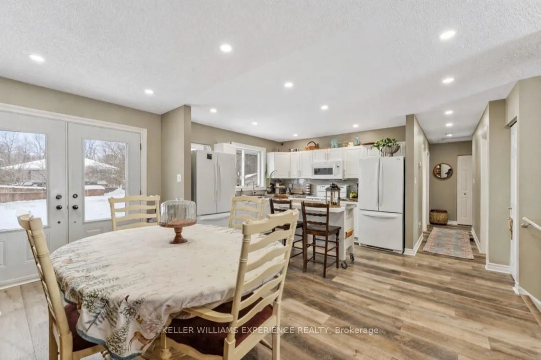 Photo 10 of 12 Riverdale Drive, Wasaga Beach — HOMEH