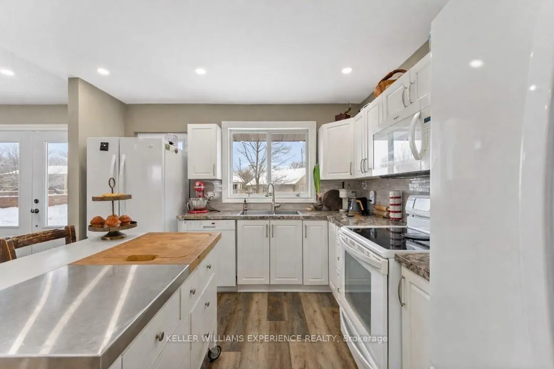 Photo 11 of 12 Riverdale Drive, Wasaga Beach — HOMEH