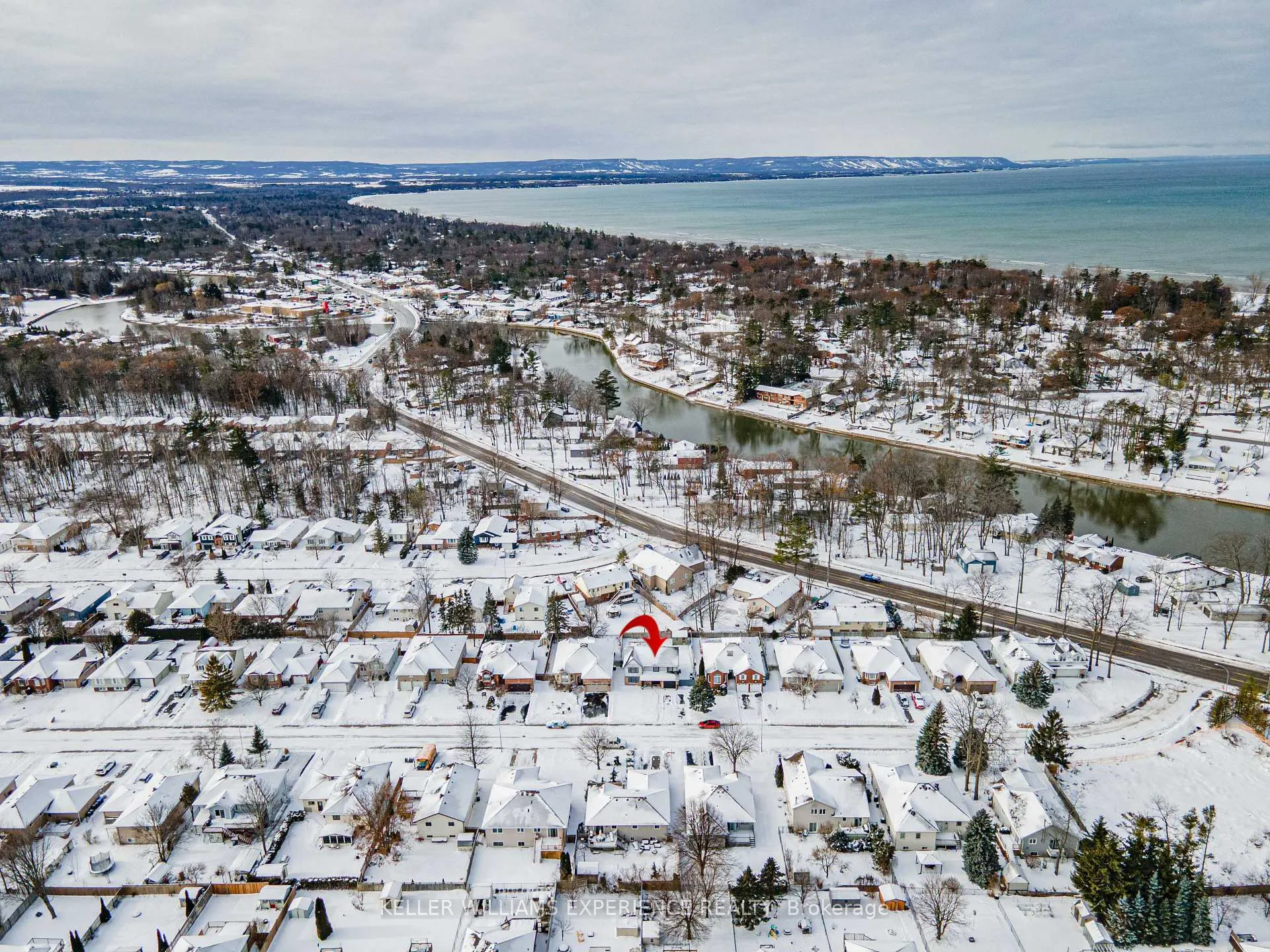 Photo 25 of 12 Riverdale Drive, Wasaga Beach — HOMEH