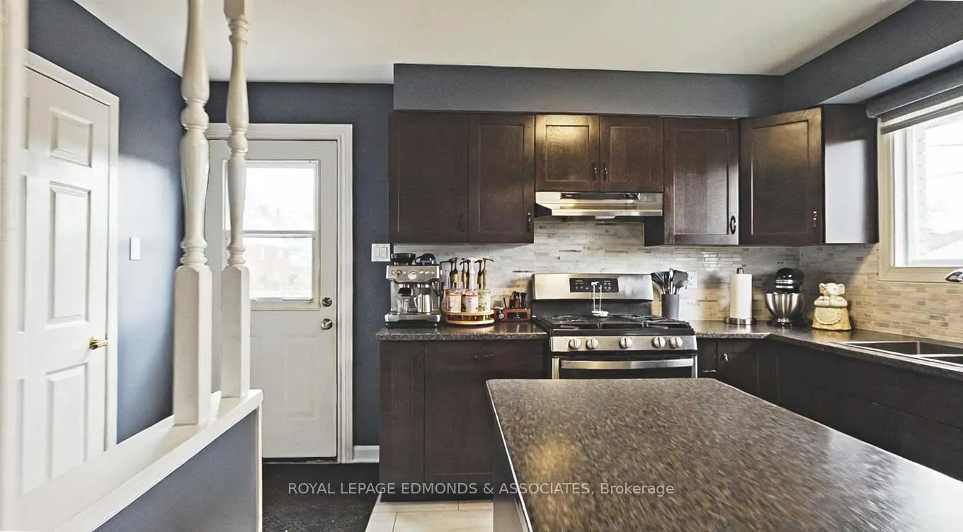 Photo 10 of 22 John Street, Petawawa — HOMEH