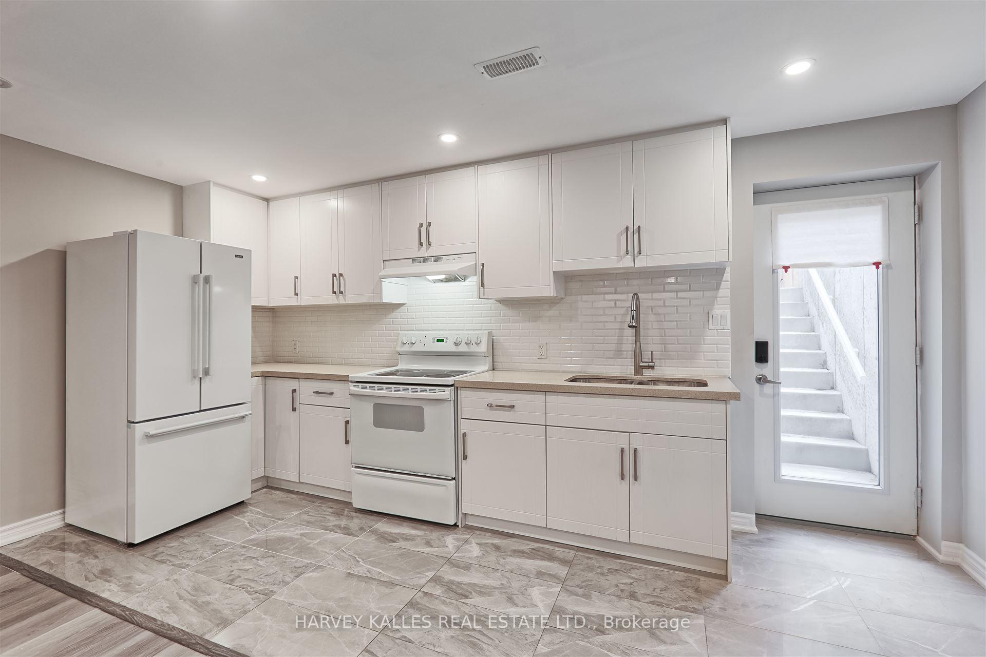 Photo 3 of Unit Lower Level, 91 Haskins Crescent, Georgina, Keswick South — HOMEH