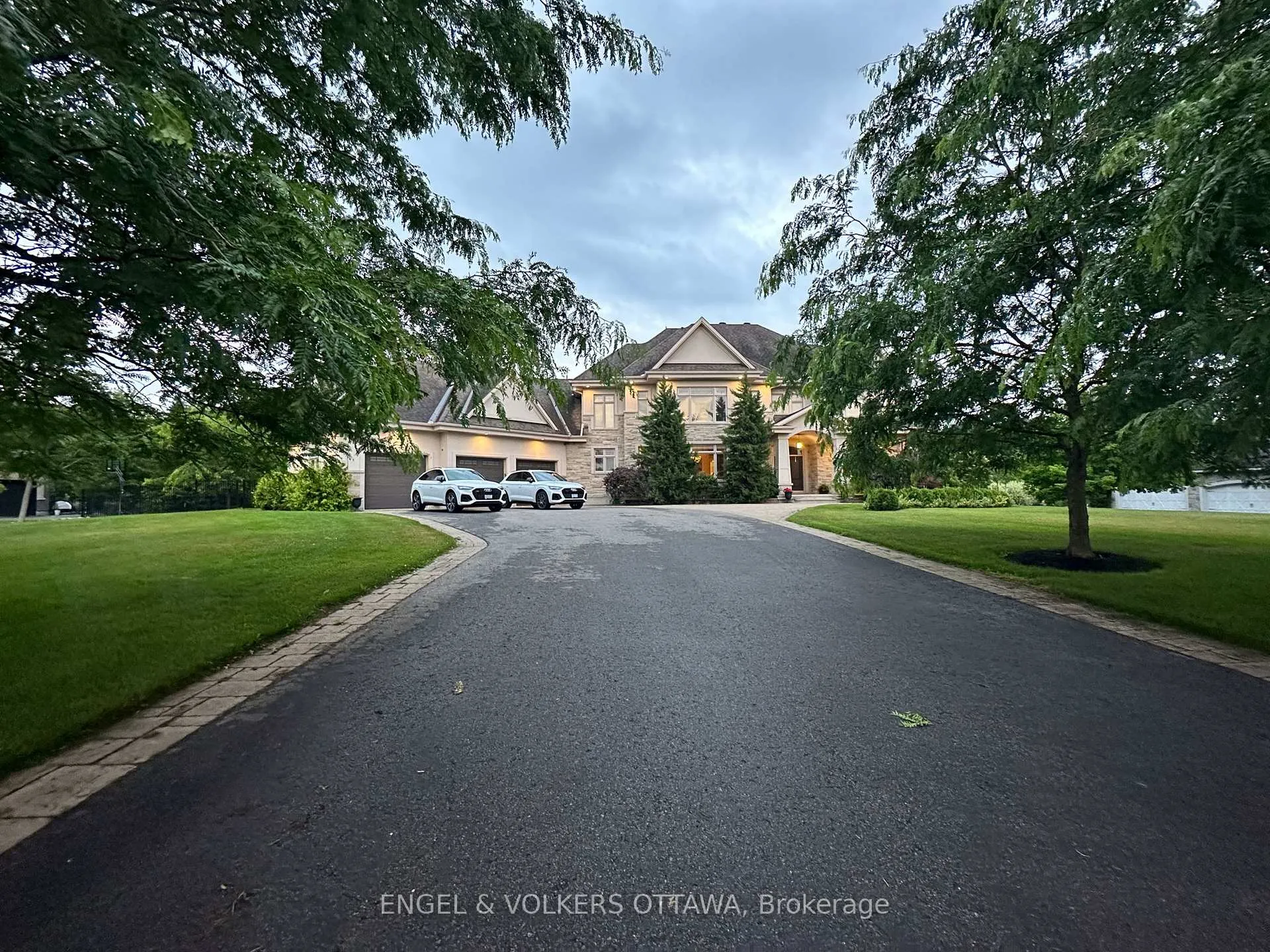 Photo 3 of 5796 Longhearth Way, Ottawa, Manotick East to Manotick Station — HOMEH