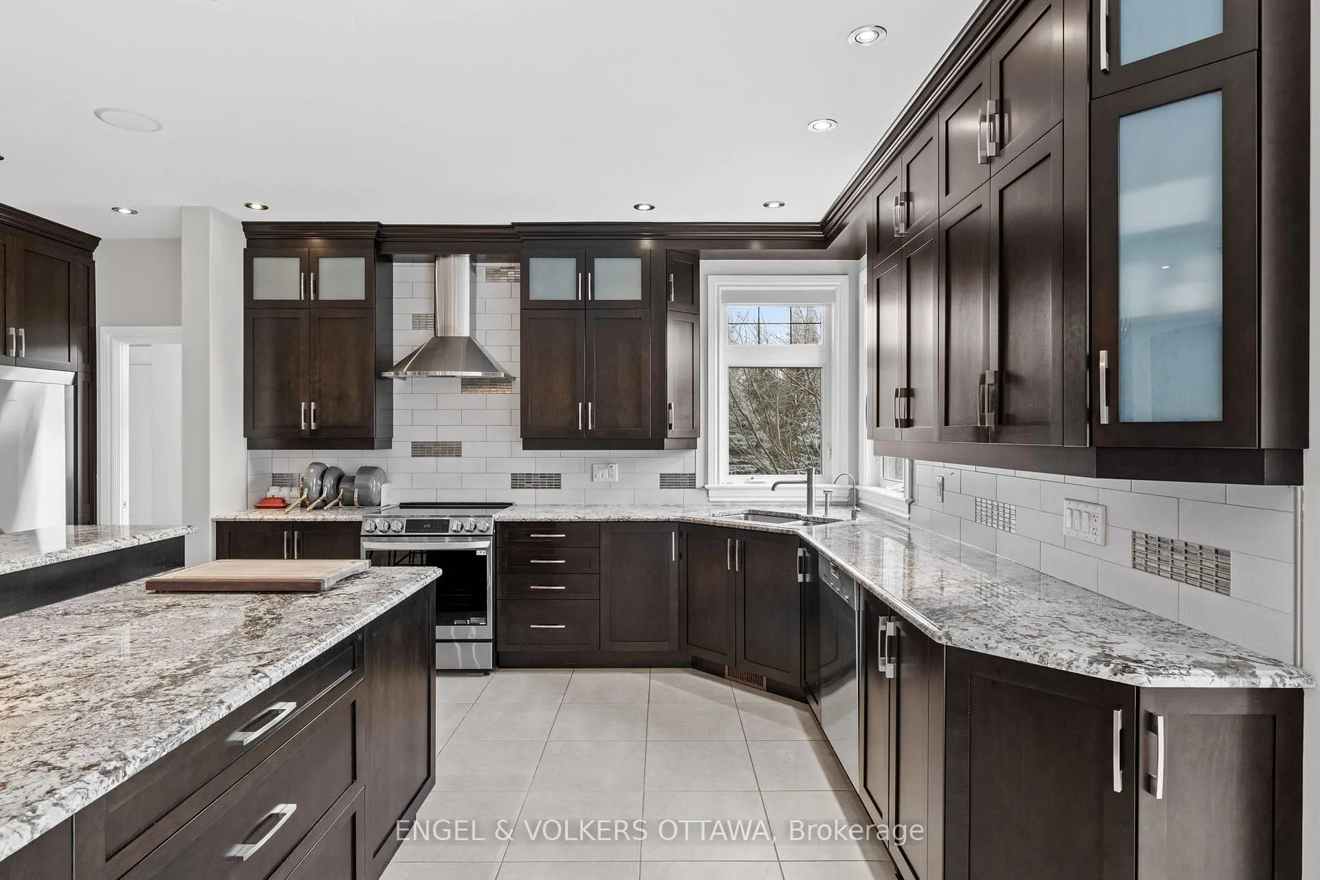 Photo 9 of 5796 Longhearth Way, Ottawa, Manotick East to Manotick Station — HOMEH