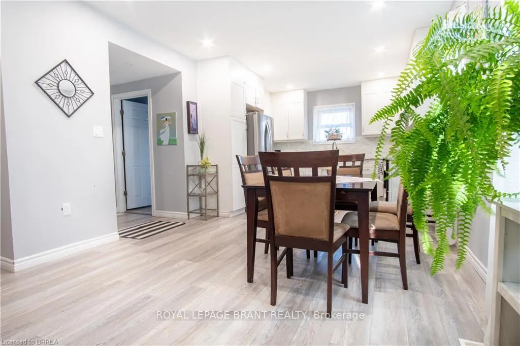 Photo 4 of 266 13th Concession Road, Brant, Oakland — HOMEH