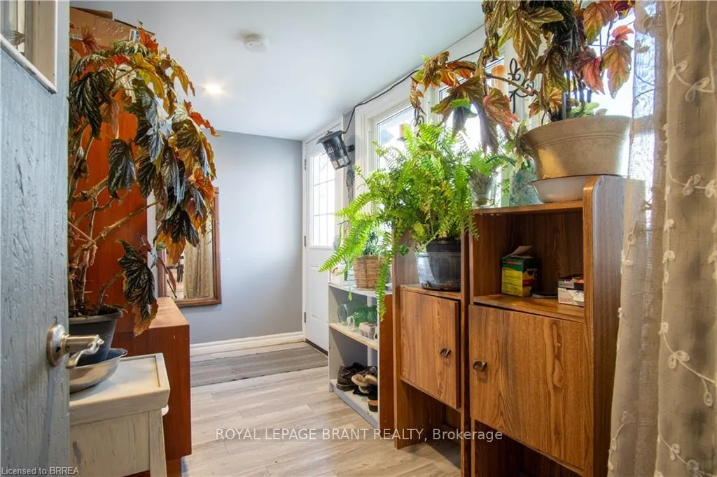 Photo 9 of 266 13th Concession Road, Brant, Oakland — HOMEH