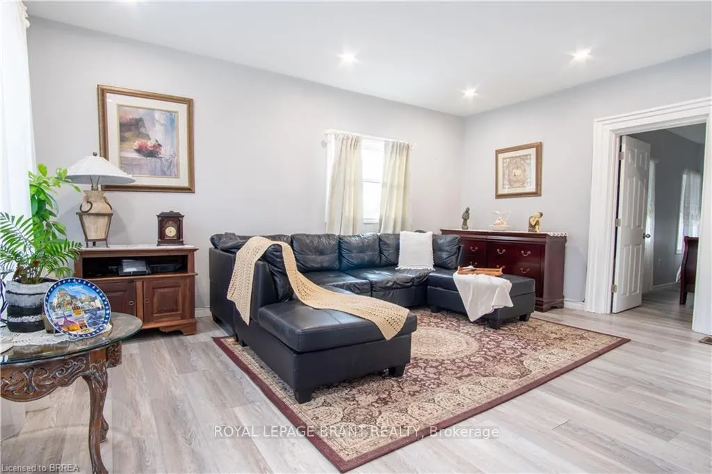 Photo 11 of 266 13th Concession Road, Brant, Oakland — HOMEH