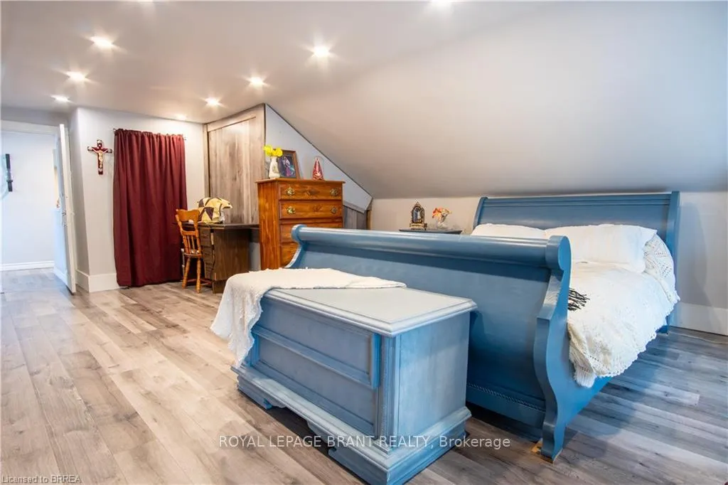 Photo 18 of 266 13th Concession Road, Brant, Oakland — HOMEH