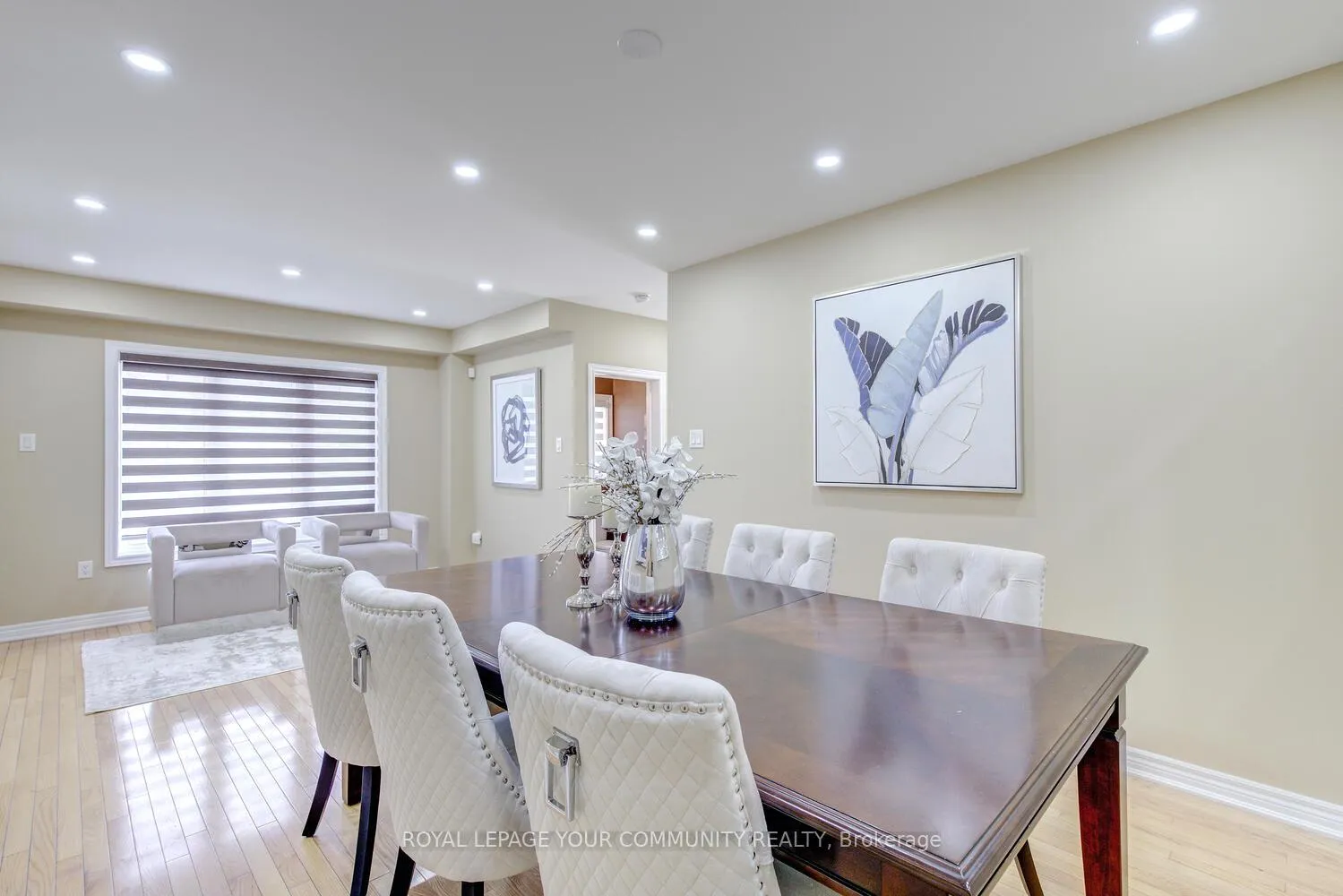 Photo 10 of 208 Petticoat Road, Vaughan, Patterson — HOMEH