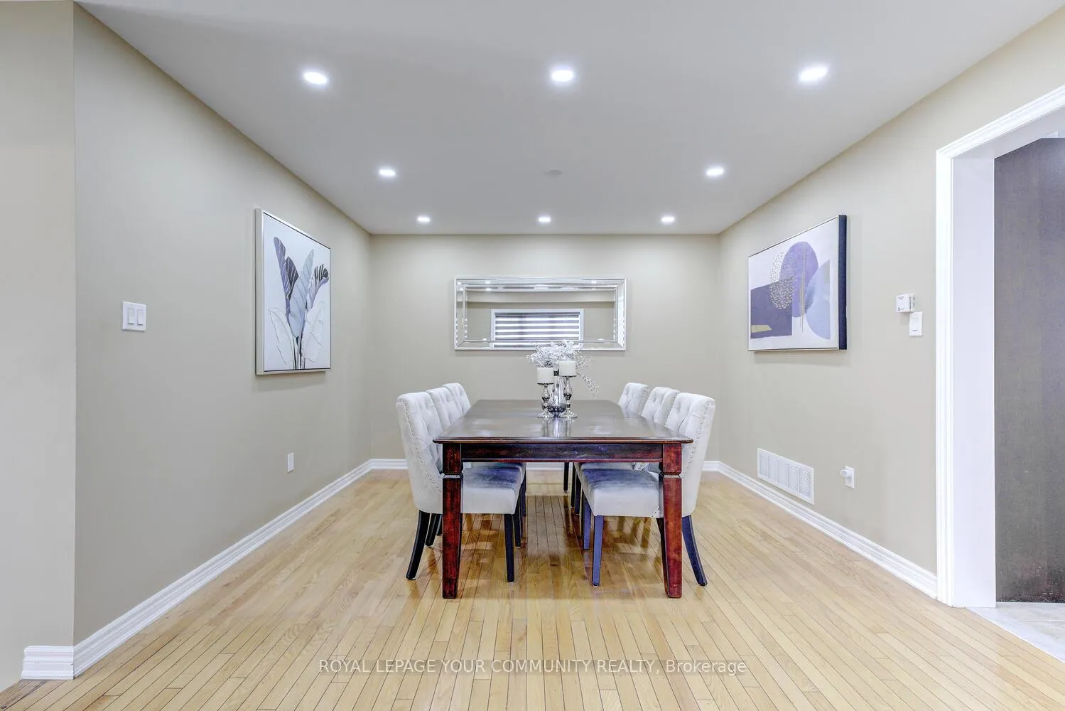 Photo 11 of 208 Petticoat Road, Vaughan, Patterson — HOMEH