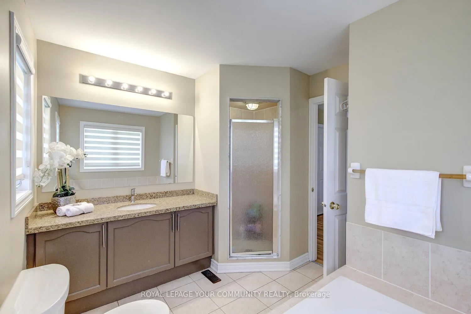 Photo 25 of 208 Petticoat Road, Vaughan, Patterson — HOMEH