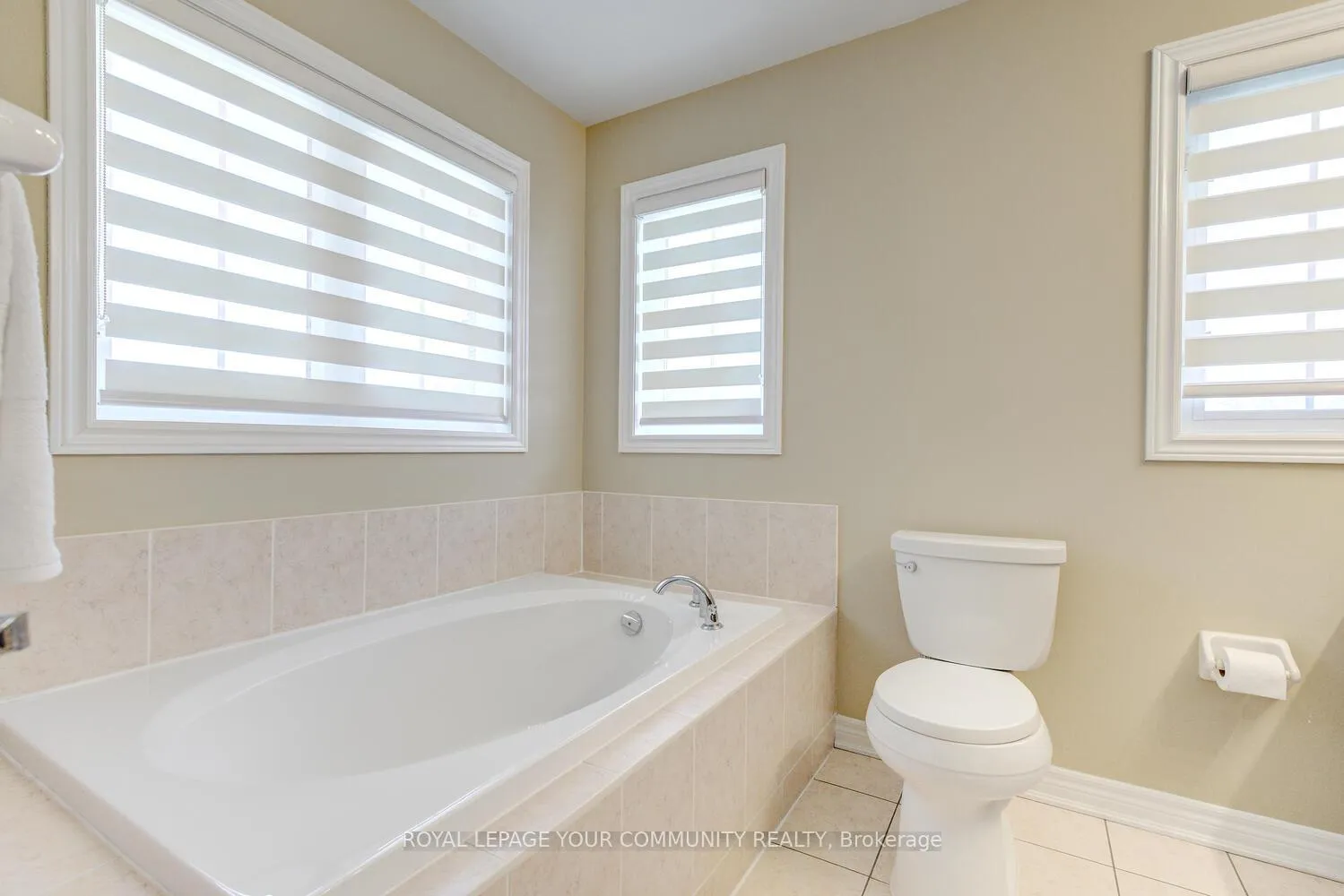 Photo 26 of 208 Petticoat Road, Vaughan, Patterson — HOMEH