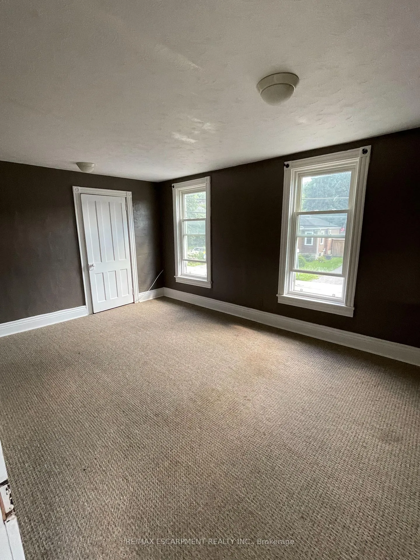 Photo 10 of 15 & 17 Jones Street, Hamilton, Stoney Creek — HOMEH