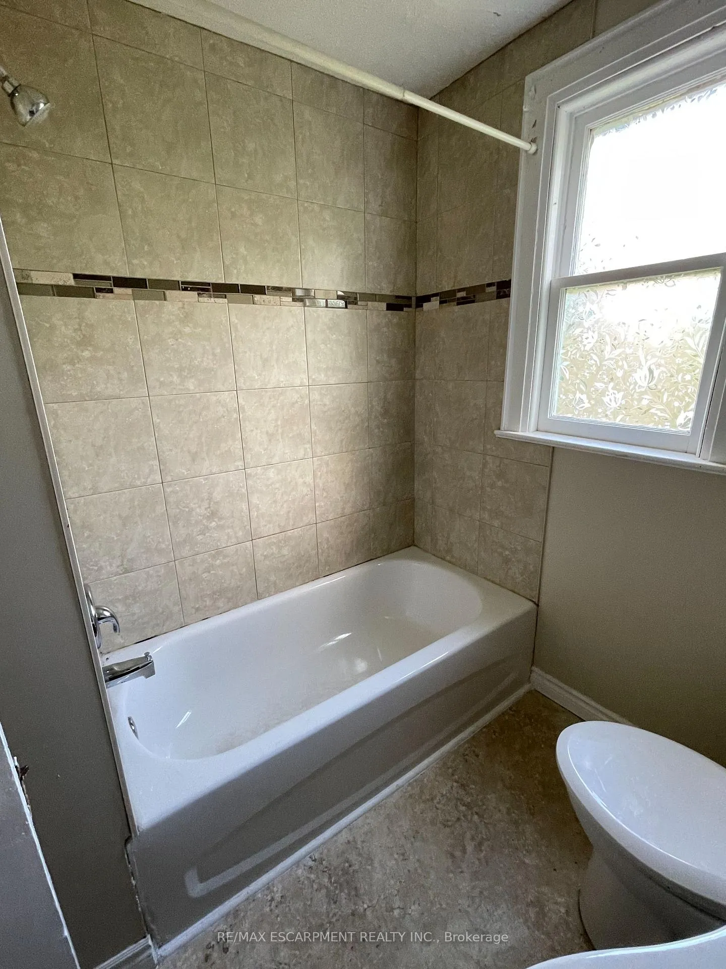 Photo 14 of 15 & 17 Jones Street, Hamilton, Stoney Creek — HOMEH