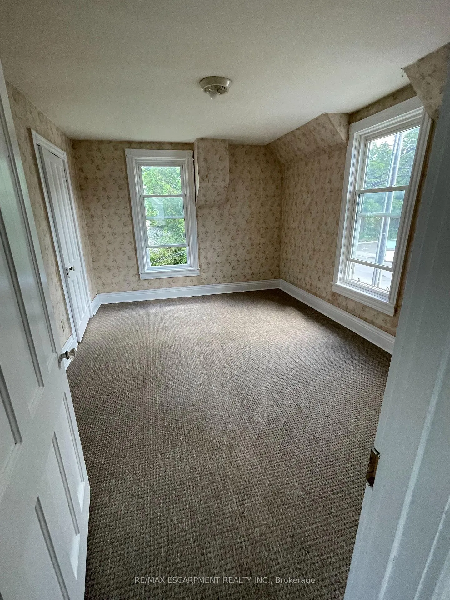 Photo 15 of 15 & 17 Jones Street, Hamilton, Stoney Creek — HOMEH