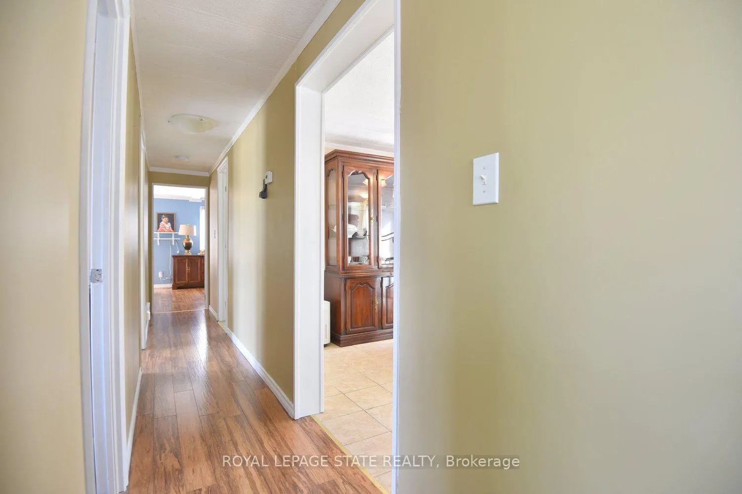Photo 12 of 147 Maple Crescent, Hamilton, Rural Flamborough — HOMEH