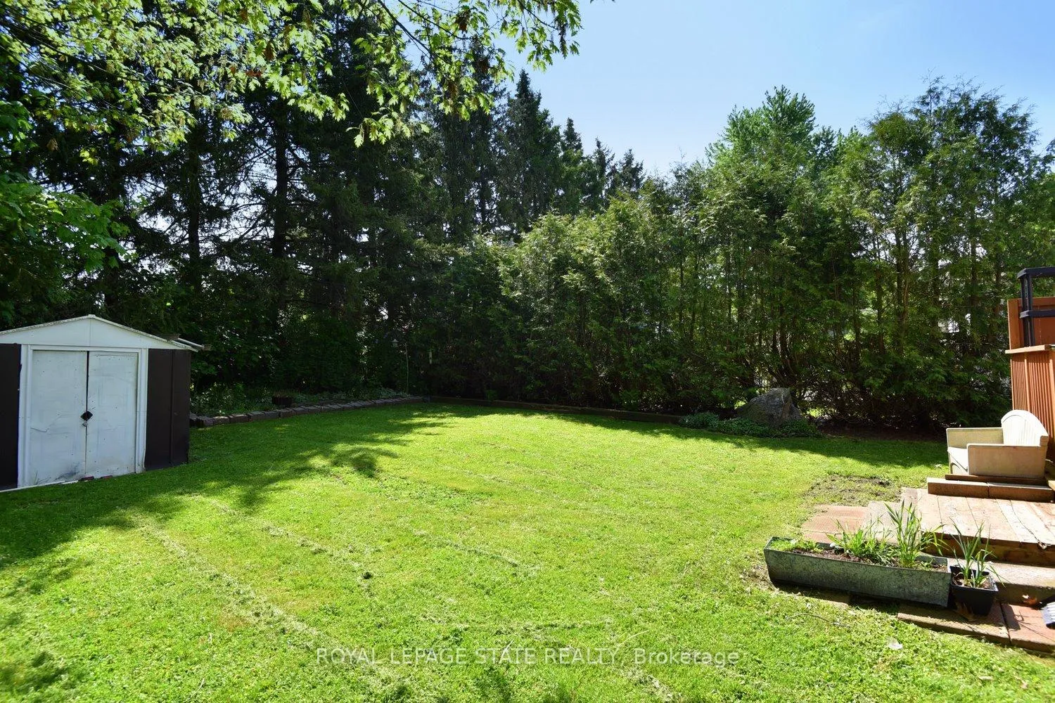 Photo 24 of 147 Maple Crescent, Hamilton, Rural Flamborough — HOMEH