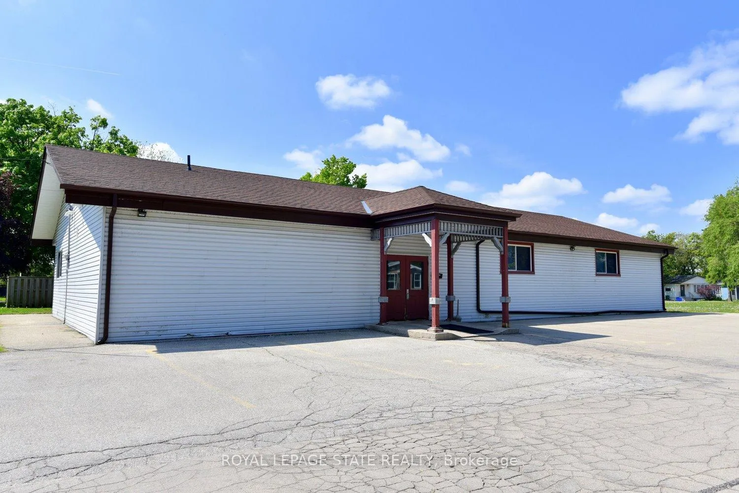 Photo 26 of 147 Maple Crescent, Hamilton, Rural Flamborough — HOMEH