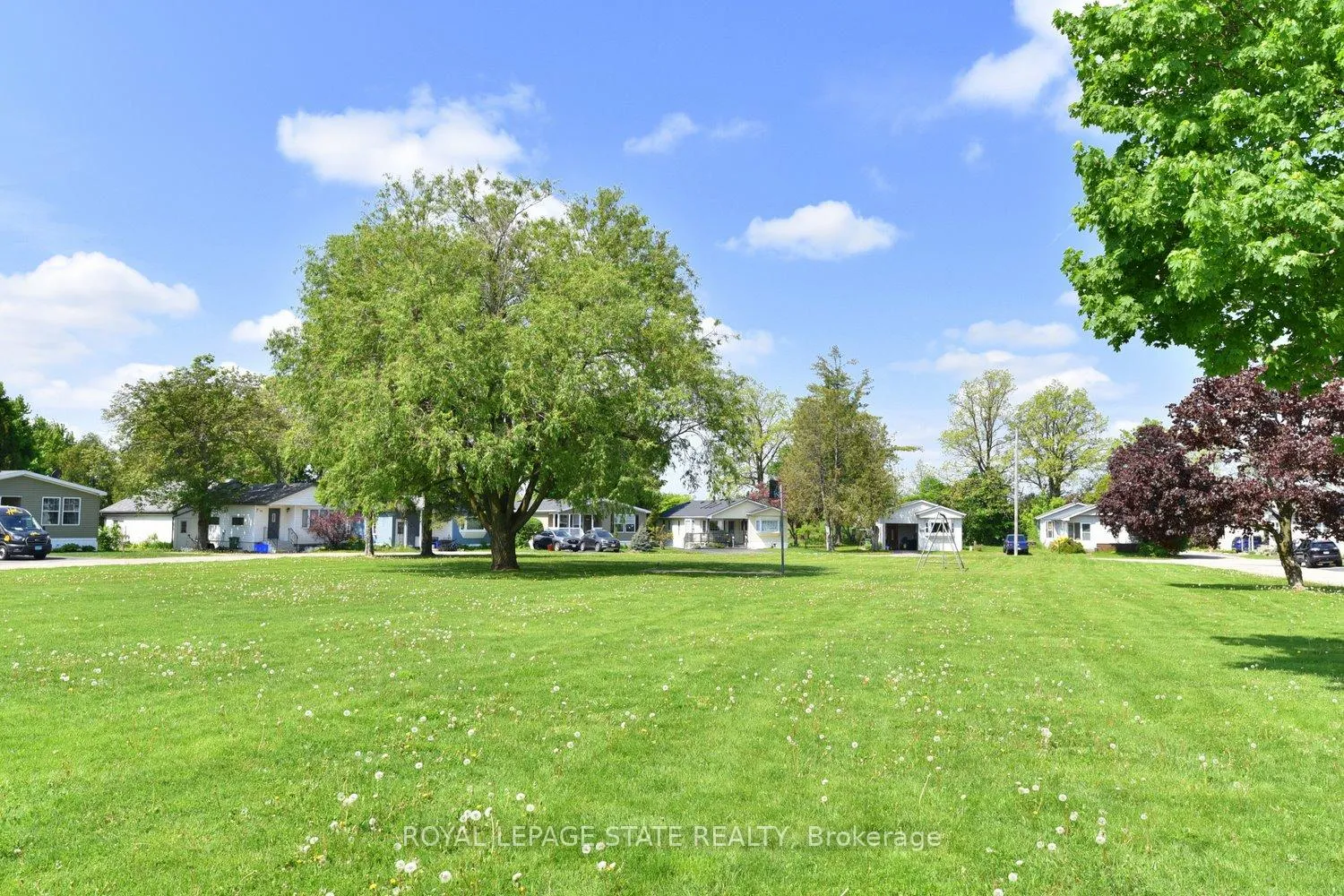 Photo 27 of 147 Maple Crescent, Hamilton, Rural Flamborough — HOMEH