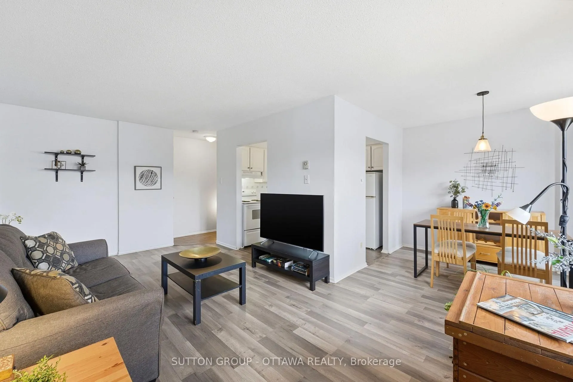 Photo 5 of Unit 308B, 2041 Arrowsmith Drive, Ottawa, Beacon Hill South — HOMEH