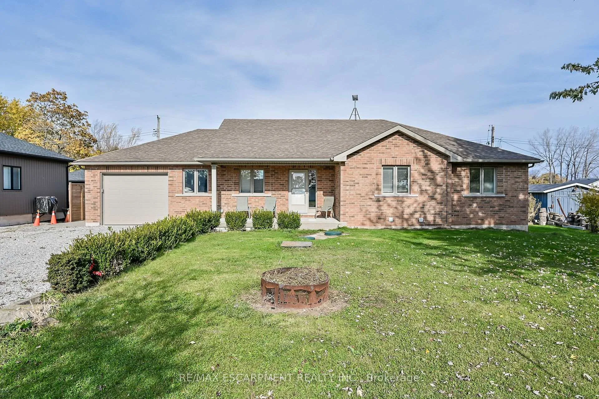 Front of 29 Lakeview Lane