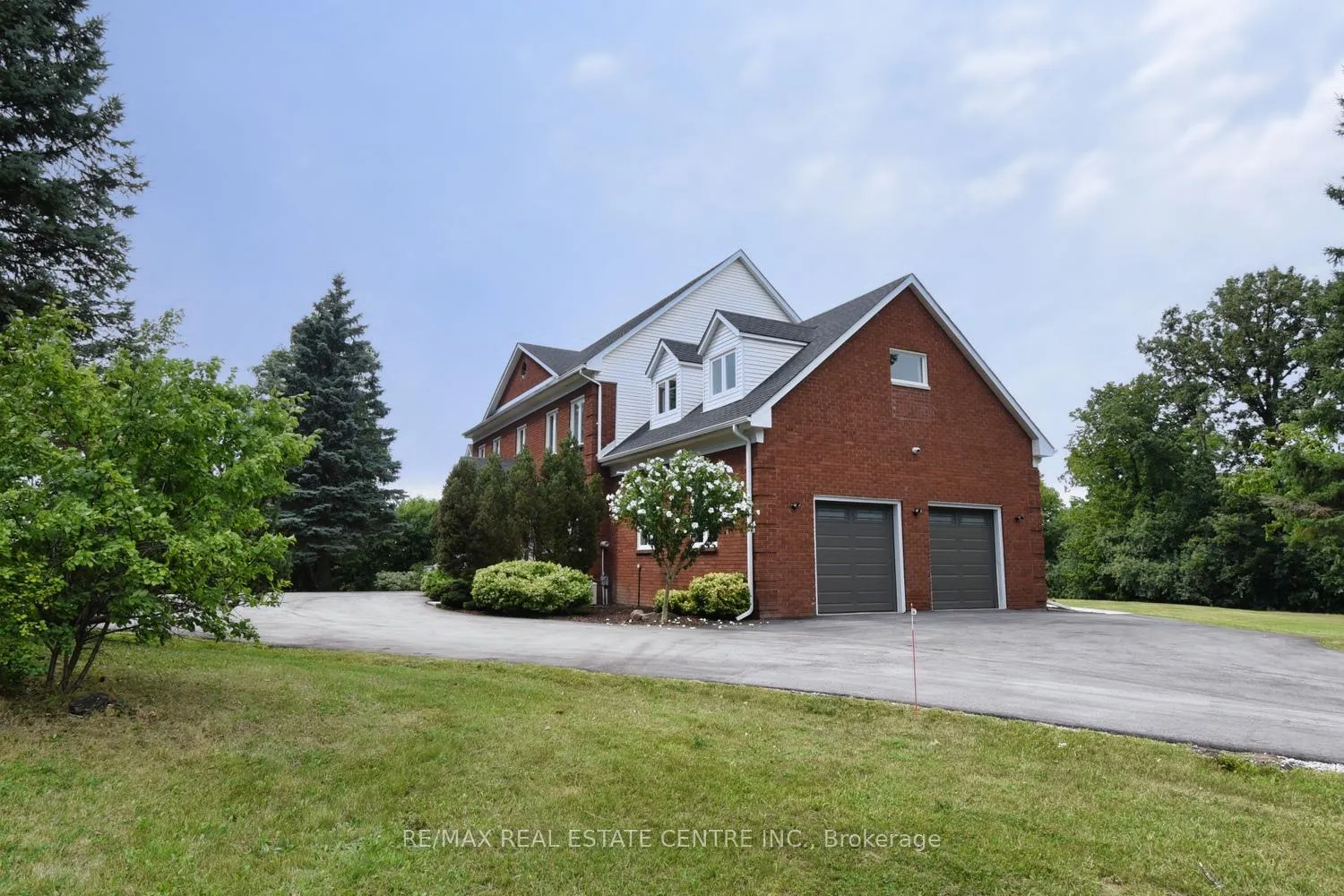 Photo 10 of 237 Highland Road E, Hamilton, Rural Stoney Creek — HOMEH