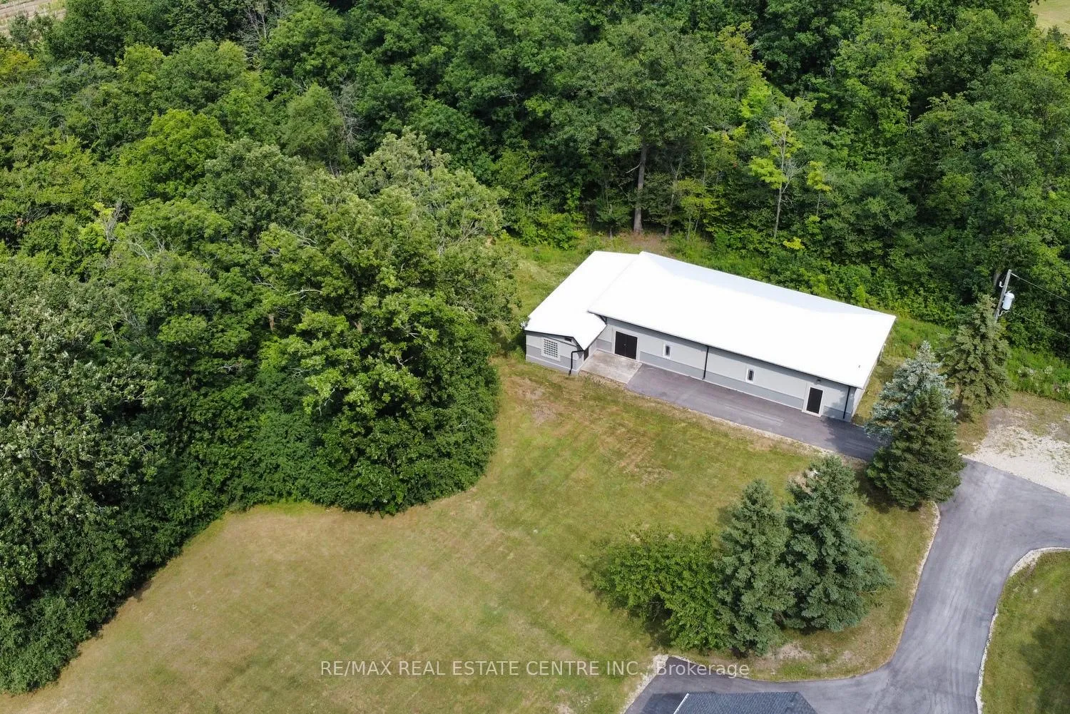 Photo 13 of 237 Highland Road E, Hamilton, Rural Stoney Creek — HOMEH