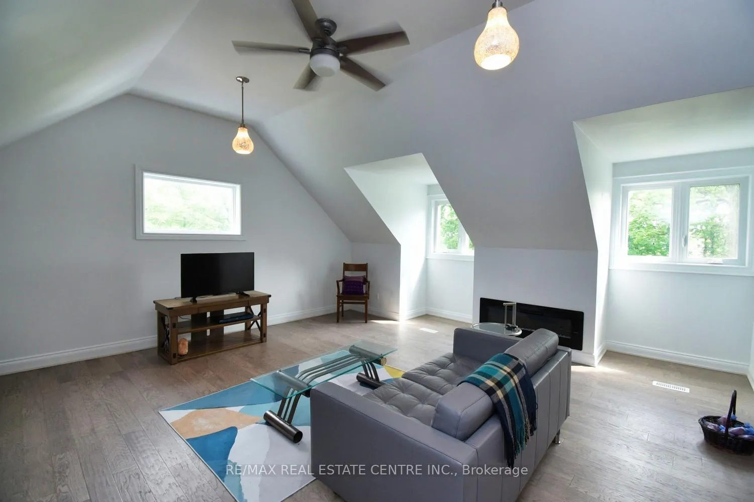 Photo 31 of 237 Highland Road E, Hamilton, Rural Stoney Creek — HOMEH